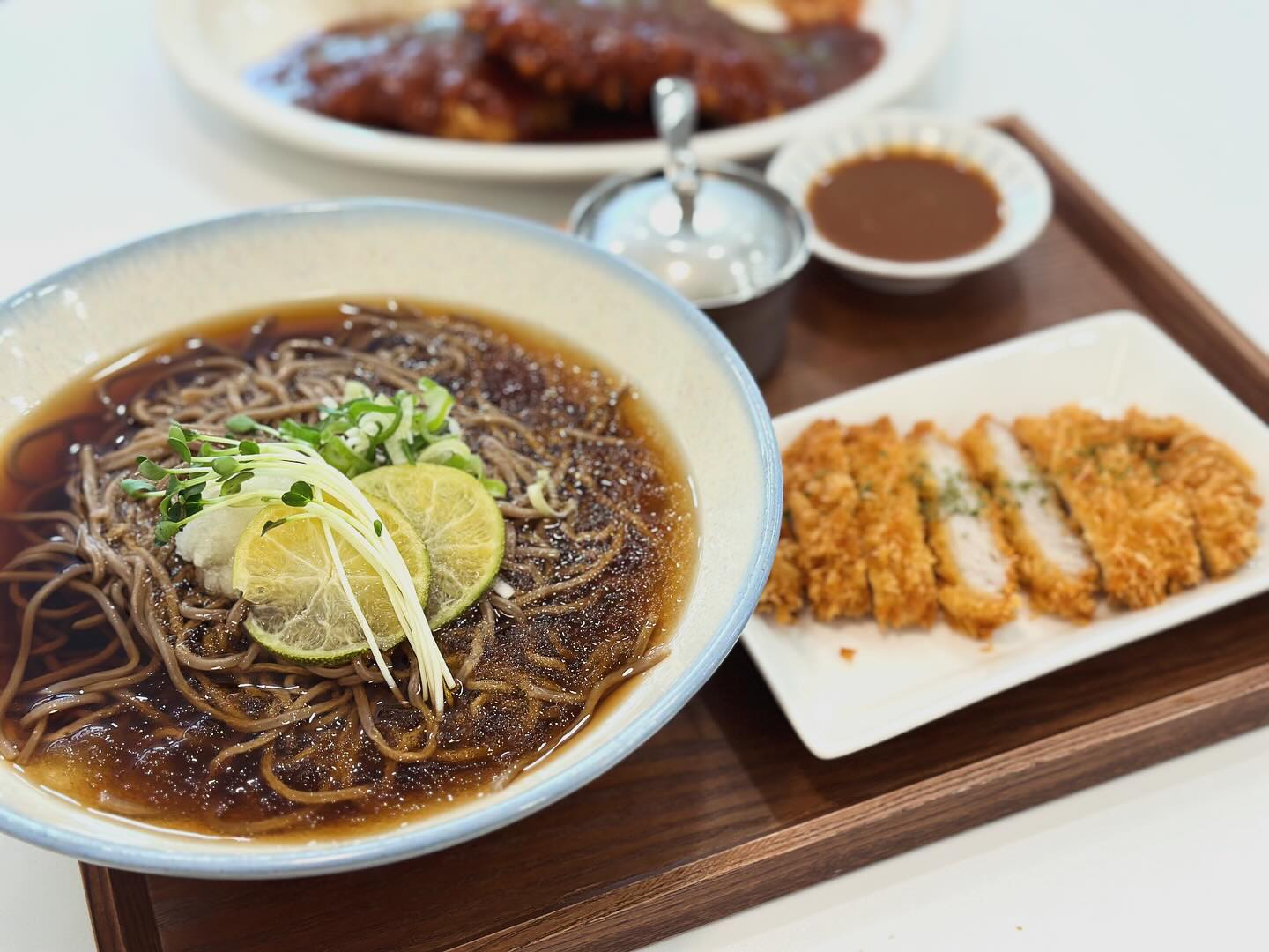 #협찬 
돈까스부터 소스까지 전부 수제인 #춘천돈가스 
양도 많고 맛까지 👍👍

#춘천 #춘천맛집 #춘천돈가스 #후평동맛집 #소바맛집 #돈까스맛집