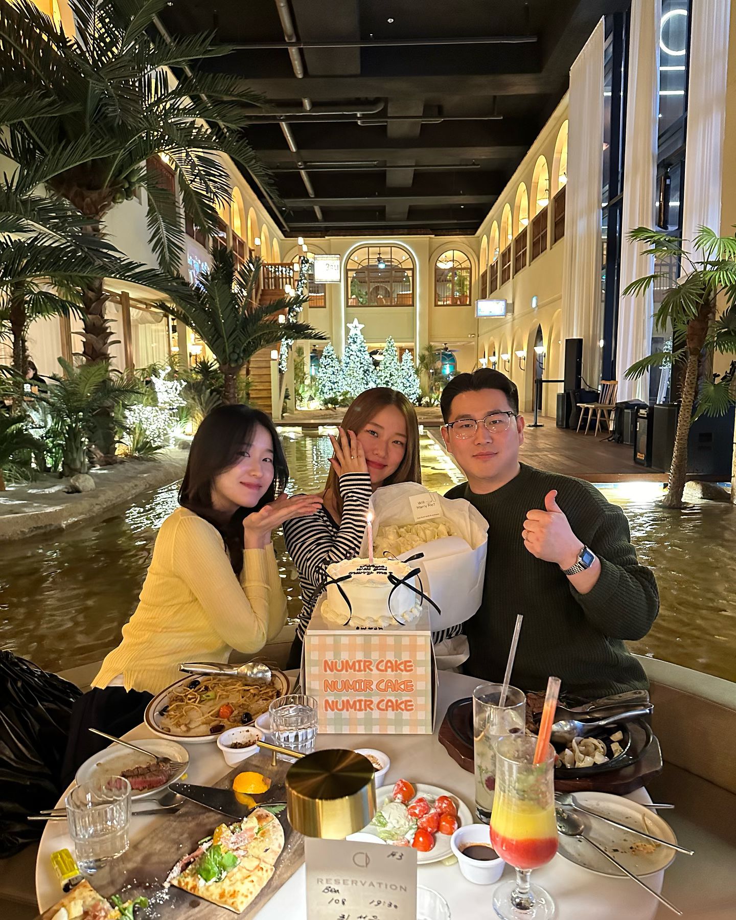 .
그리고 이건 엥뿌삐울보 비하인드컷 🚰·̫🚰 
알고보니 처제&형부 콜라보였음..🫰🏻
둘이 사부작사부작 짰을 생각하니까 귀엽다..고마오요 둘다..so gamdong..
#내인생최고의프로포즈 #enfp는감동을잘받음