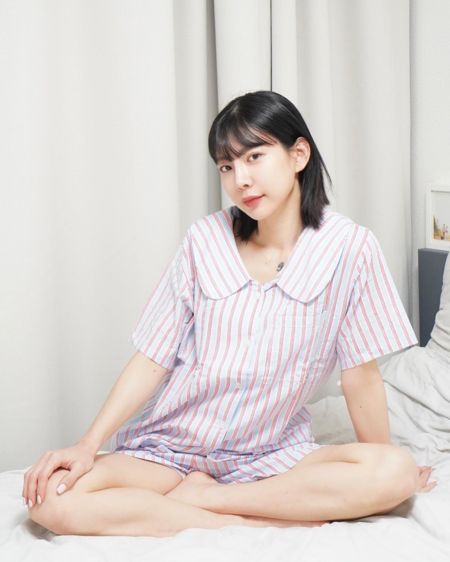 #협찬 

잉 잠옷 너무 예뻐어- 
자연소재로 만들어 자극 없이 부드러운 
이너쿠키 여름 면잠옷 ෆ

패턴 디자인 자체 개발로 유니크한 디자인데 
자연소재, 면 혼방으로 제작되어서 
피부 자극이 없고 흡습성이 좋아서 상쾌하고 부들부들-

제가 입은 건 코튼캔디 디자인인데 
나머지 디자인도 다 예뻐서 쟁이고 싶은 마음.

너무 깊지도, 갑갑하지도 않은 
네트라인으로 편안하게 활동도 가능하고, 
인견 및 면 혼방 2가지 라인업으로 제작되었으며 
F사이즈부터 2XL까지 빅사이즈까지 
사이즈 선택폭도 넓더라고요.

국가인증 기관, kotti의 검사를 통과한 
안전한 원단 및 품질까지 칭찬하고 싶어요.

선물 포장까지 가능해서 신혼부부나 
연인, 가족, 친구들에게 선물하기에도 딱이니 얼른 준비하세요 (*˙︶˙*)

#잠옷 #면잠옷 #여름잠옷 #여자잠옷 #남자잠옷 #커플잠옷 #커플파자마 #파자마파티 #잠옷선물 #이너쿠키 #이너쿠키홈웨어 #이너쿠키잠옷