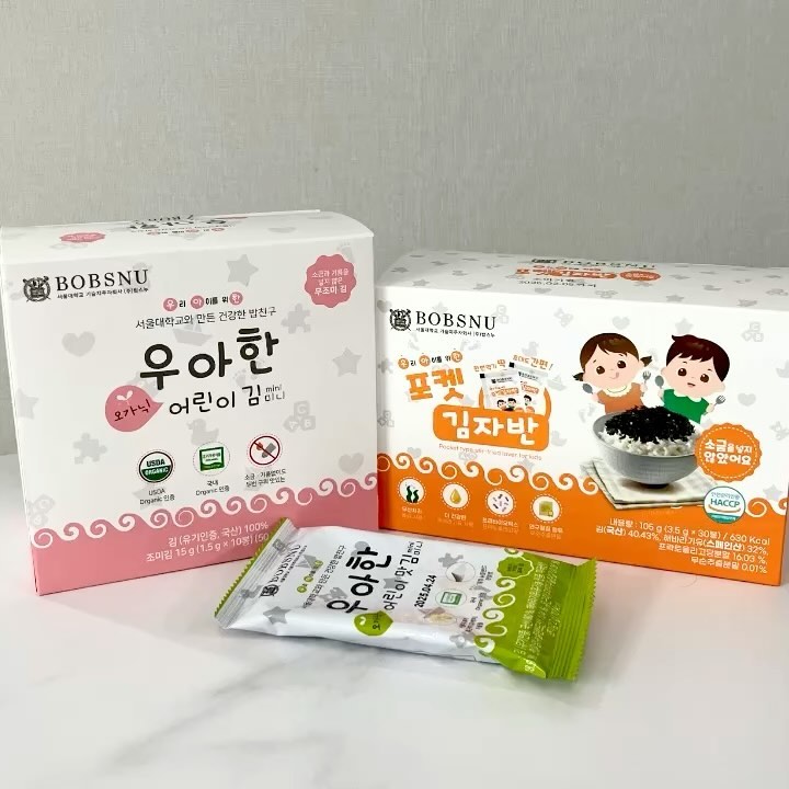 #공구오픈
구매는 프로필 링크에서 ✨
(23.08.08~08.11)

이유식에 어울리는 소금 기름 없는
아이김을 찾으신다면 #우아한김
우리 아이를 위한 우아한 어린이김,
어린이 김자반은 염산(유기산)처리를 하지 않은
안전한 원재료(김)와 3년 이상 화학 물질의 완벽한 통제를
인증 받은 양식장, 생산설 비에서 만든 안전한 제품 !

우리 아이를 위한 오가닉!
빠른 생산을 위해 ’산 처리‘를 하지 않고
전통 유기 방식으로 건강하게 만들어요

밥태기인 아기, 간단하게 한끼 해주고싶을때
하나씩 쏙 뜯어서 주면 끝
너무 간편해서 엄마들사이에서도 이미 핫템 !
공구가격으로 만나보세요 ◡̈ 

☑️ 믿을 수 있는 브랜드
☑️ 한 끼에 알맞은 미니 사이즈
☑️ 미국 농림부 유기인증
☑️ 소금•기름없이 맛있는 무조미
☑️ 정기적 방사능 검사
☑️ 환경보호 친환경 배송