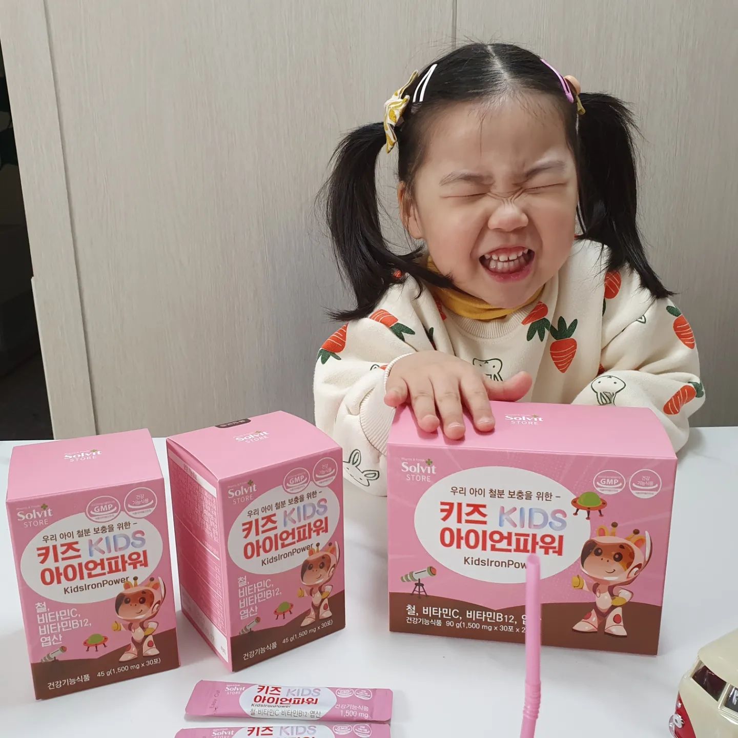 #어린이철분제#리포퍼철분제#약국어린이철분제
#어린이철분제추천#키즈아이언파워#철분보충#약국어린이철분제#협찬

키즈아이언파워 철분제
꿀복이는 아가라 주스에 타서 주니
잘 마셔요.
그냥 물이랑 먹어도 냠냠 ♡

약국 어린이 철분제
요고 좋아♡