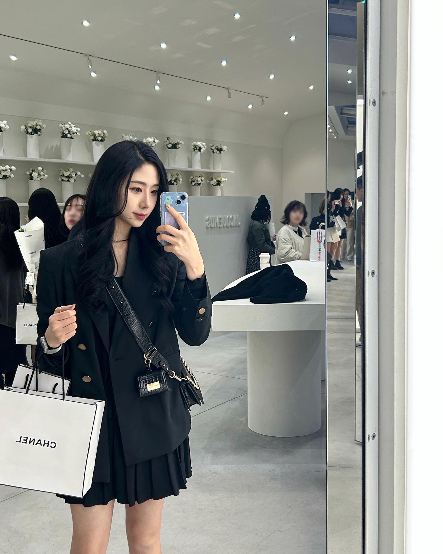 간만에  꾸꾸 담날에 삭신 쑤시는 나이➿

레드자크뮈스가백 눈에 아른...