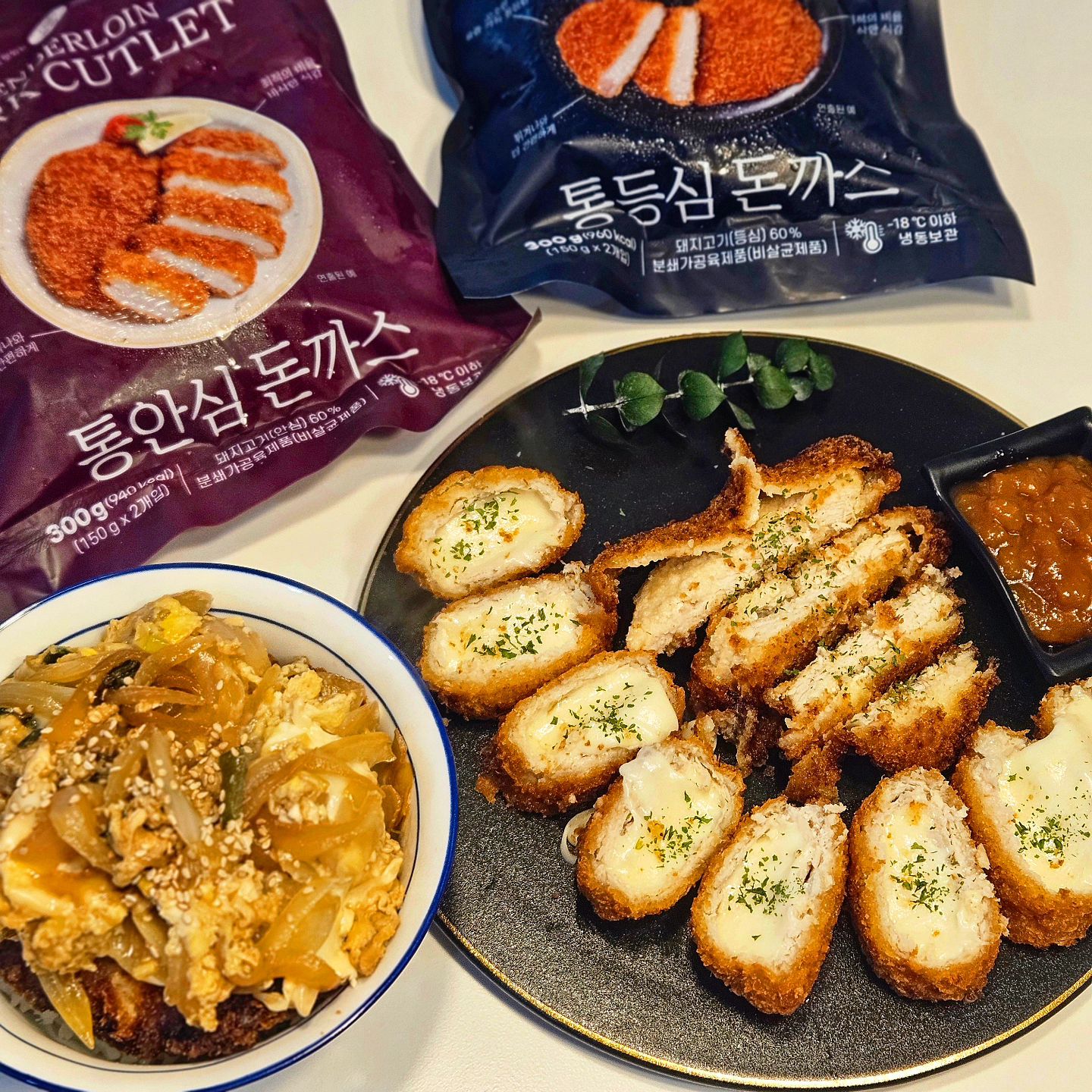 #협찬 바삭함 극강의 돈까스🔥🔥

국내산 한돈을 통째로 사용해서
한 입 베어 물기만 해도 육즙이 쥬륵💓

든든한 150g이라 한 조각만 먹어도 푸짐함 가득이에요

빵가루를 3종류 써서 더 바삭한 
온작 돈까스!

에프에 굽굽만 해도 바삭하니
가게가서 먹을 필요도 없어서 간편하당✨️

onzak.official 

#돈까스맛집 #돈가스맛집 #등심돈까스 #통등심돈까스 #냉동돈까스 #에어프라이어돈까스 #돈까스에어프라이어 #돈까스 #돈가스 #치즈돈까스 #안심돈까스 #집밥 #홈쿡레시피 #장보기그램 #돈까스요리 #먹스타그램