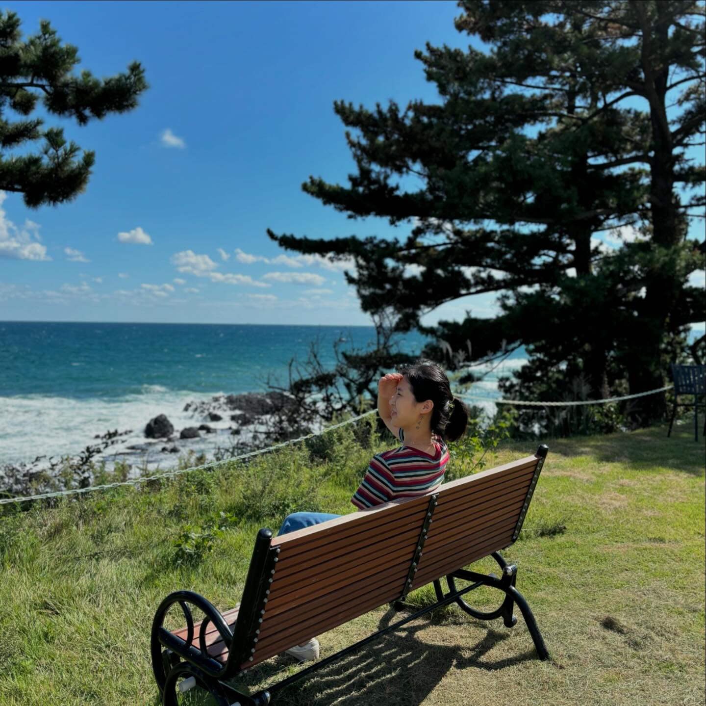 울산여행 기록!🔖

굥이네 덕분에 오랜만에 울산바다구경!

내사진도 건지고
포근한 대혀니 품에 찰싹 붙어있는 
리아덕분에 넘 편안한시간😌

얀이랑 추억하나 만들고
즐거운 시간 보냈네😁

다음번에는 대현이 자유주러
2박3일 출동할게!!ㅋㅋㅋ

#울산 #경주 #그사이어딘가