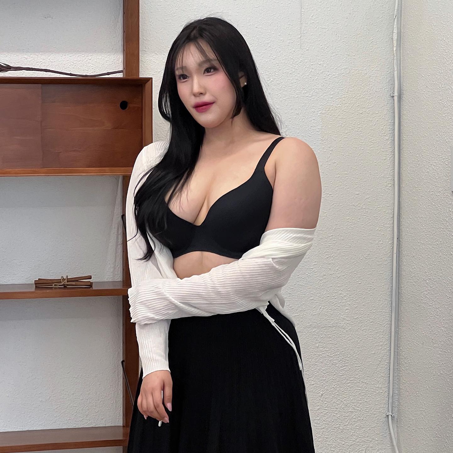 aiseunderwear  신제품 광고촬영✨🎬

피디님들이 중간에 찍어주신 사진! 🫶🏻
대본이 있는 촬영은 처음이라 떨렸는데, 너무 잘한다는 칭찬으로 마무리했음에 뿌듯하고 행복했던 촬영:)