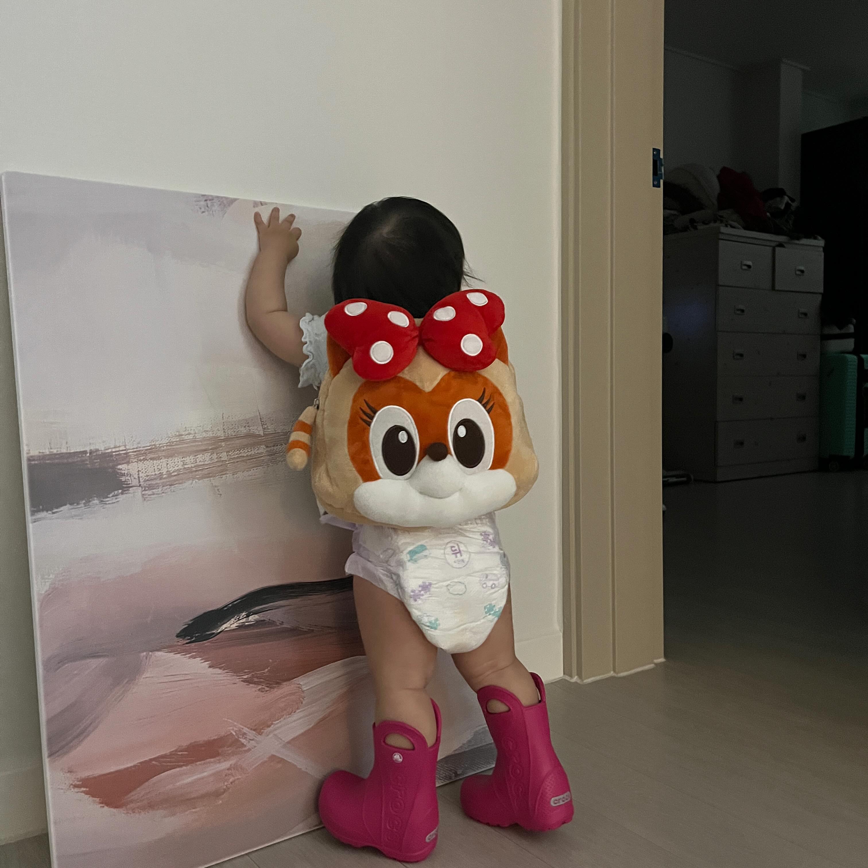 #숨막히는뒷태_기저귀핏
우리 공주 가방 메고
햇님 등장하면 소풍 가자 #🧺
