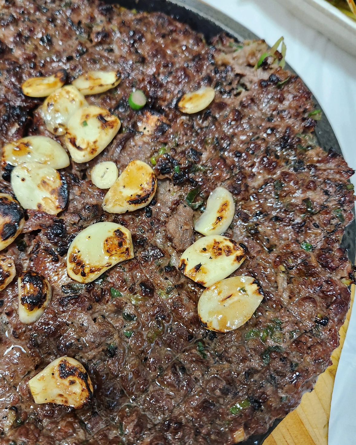:D
#진갈비 #군산진갈비
진짜 떡갈비 너무너무 맛있다. 곰탕도 👍👍👍

#한일옥 #군산한일옥 
무국 먹으러 웨이팅을 왜하나 싶겠지만 먹어보면 그런 말 안나옴ㅋㅋㅋㅋㅋ 육회도 맛있음

#이성당
줄이 너무 길어서 이번에는 못 먹음 ㅠㅠ

#내기준맛집 #군산맛집 #군산여행