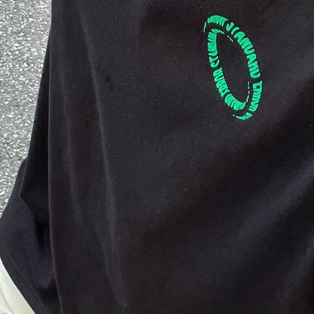 이재준 on Instagram: "#협찬 @standarderror_official [스탠다드에러(STANDARDERROR)] 엔자임 워싱 3D 미니 써클 반팔티 시대를 초월하여 반복적으로 나타나는 현상을 새롭게 재해석하여 시간이 흘러도 여