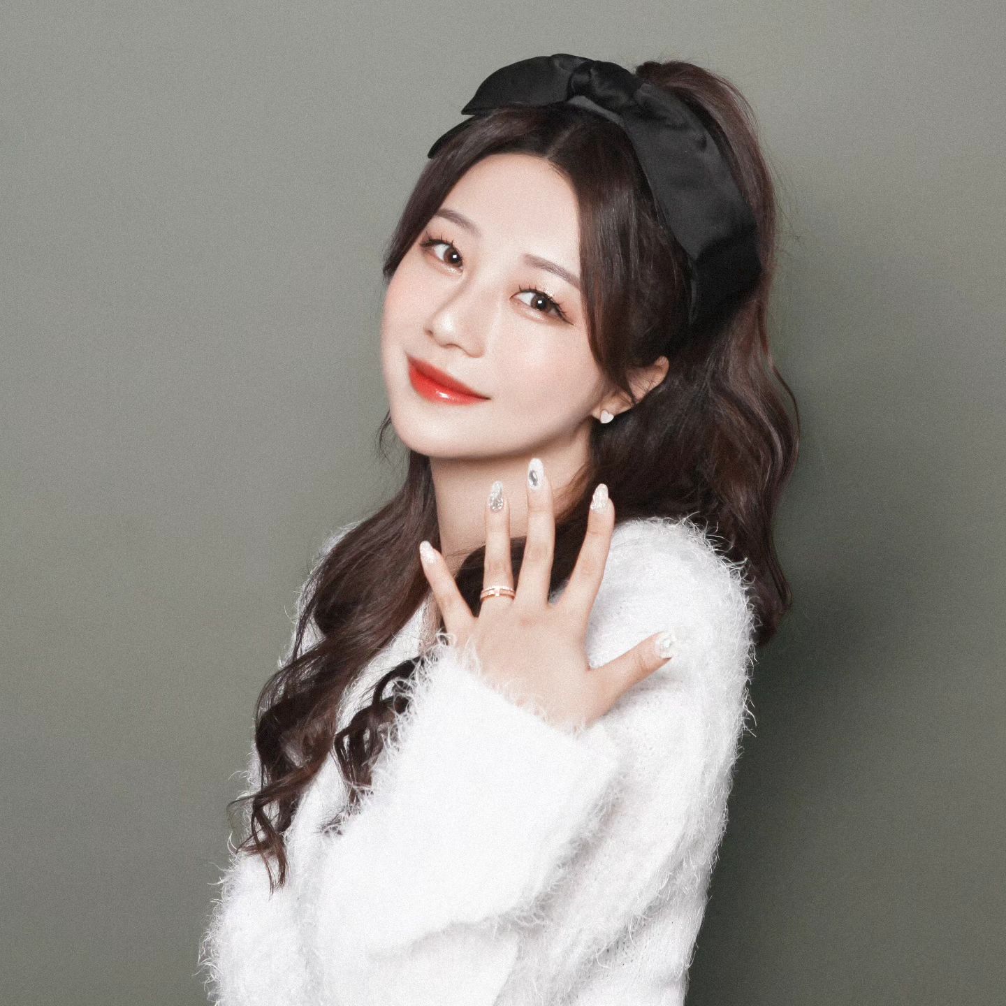 ❤️새해인사❤️

지난 한 해 동안 함께 웃고 울었던 큰 대소사들을 모두 보내고 더욱 주변에 소중한 분들이 많이 계시다는걸 느꼈어요.

많이 부족하지만 아껴주고 함께해준 내사랑들 2024년은 더 좋은 일들만 가득하길 이자리를 빌어 바랍니다🫶🏻

어제보다 나은 오늘의, 오늘보다 나은 내일의 제가 될 수 있도록 더욱 노력하며 잘 살겠습니다!

#새해인사 #새해복많이받으세요 #행복하자 #2024년 #1월1일 #새해다짐 #증명사진 #프로필사진 #이색증명 #이색증명사진 #프로필촬영 #19세기미술관 #증명 #증명사진메이크업 #데일리룩 #데일리코디 #happy24_0101 #new24_0101 #2024건강하게고고 #건강한우리의새해