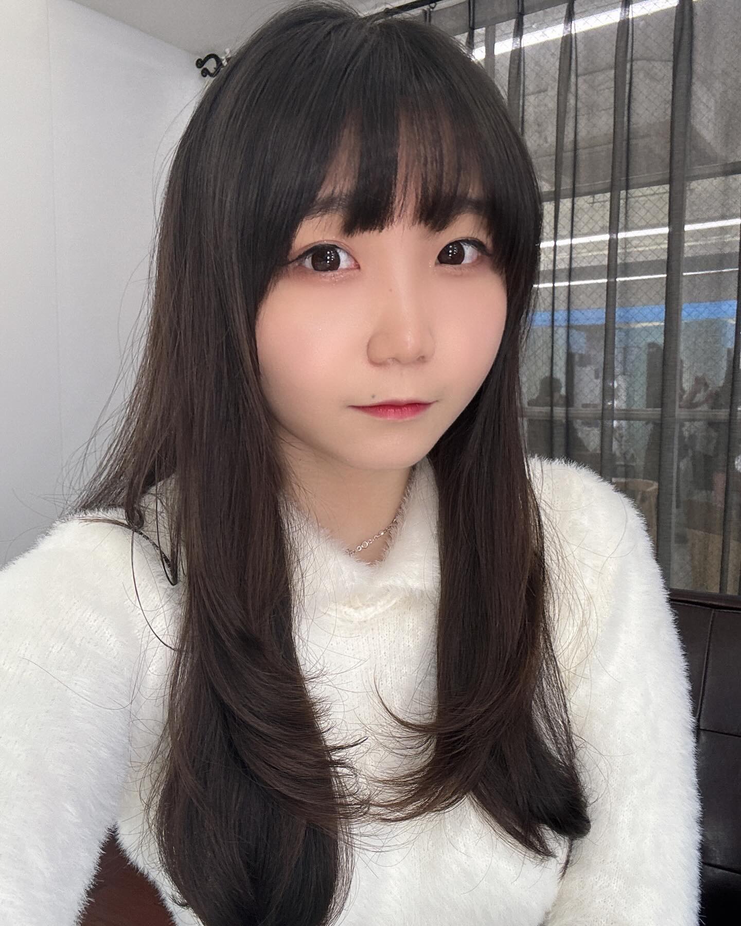 머리했어요🐰
머리 잘해주셔서 넘 맘에들음
펌 주기적으로 해야짓!😊