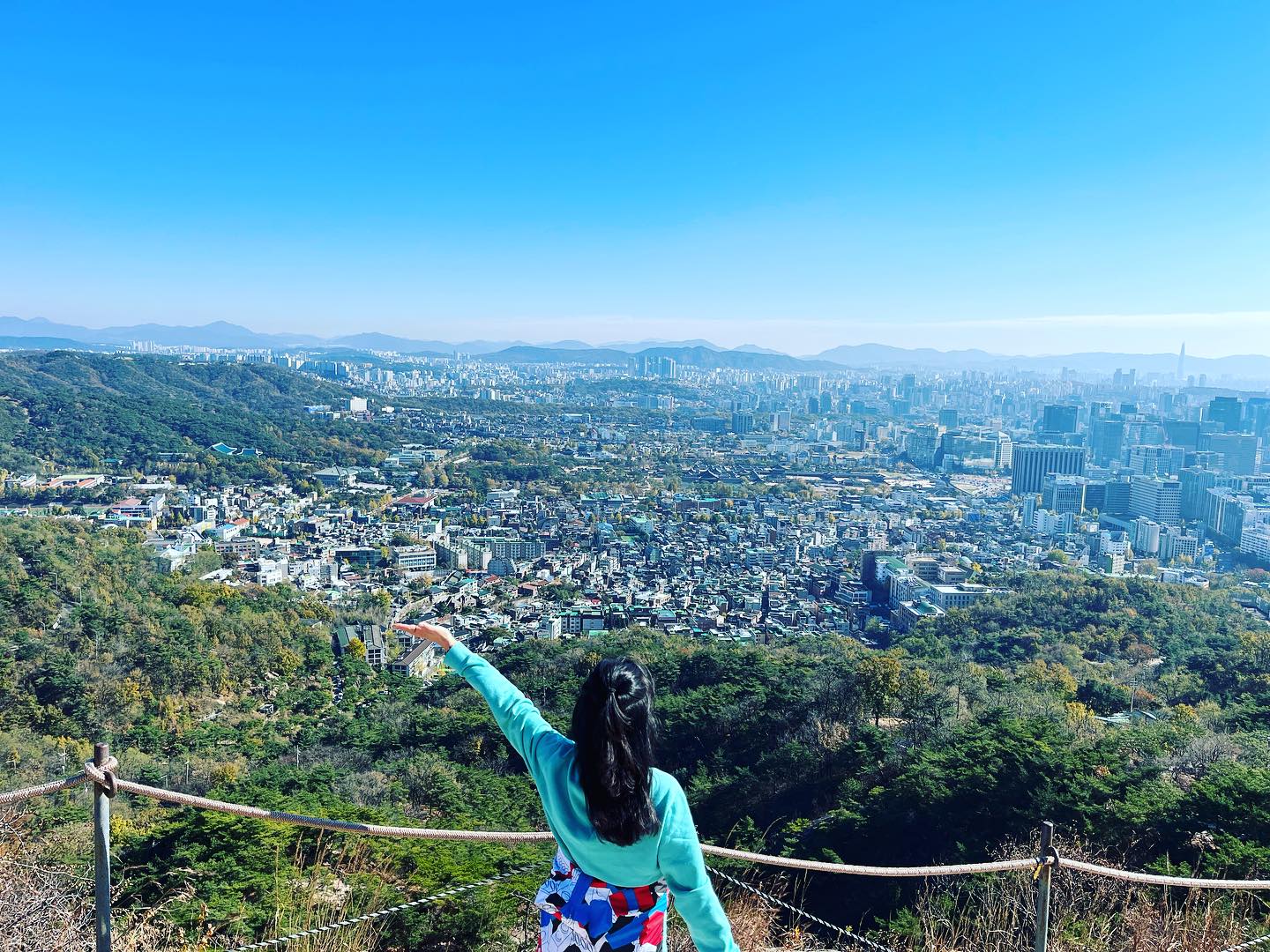 날씨가 너무 좋았다 인왕산 호랑이 기운을 받아가꼬 간다
.
.
#웃을일이많으면좋겠다 #인왕산 #등산왕 #호랑이 #춥고 #덥고
