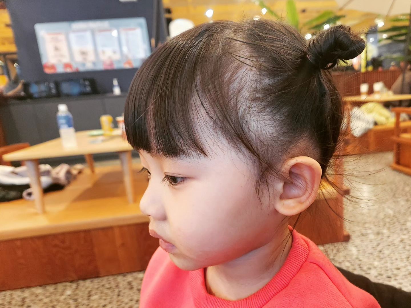 겸디 머리묶어주기🤗
담이 항상 머리묶는거 귀찮아 하는데,
막상 다 하고 거울 보여주면 세상 행복해한다❣️

#딸랑구머리묶기 #머리묶기 #아이머리묶기 #여아헤어스타일