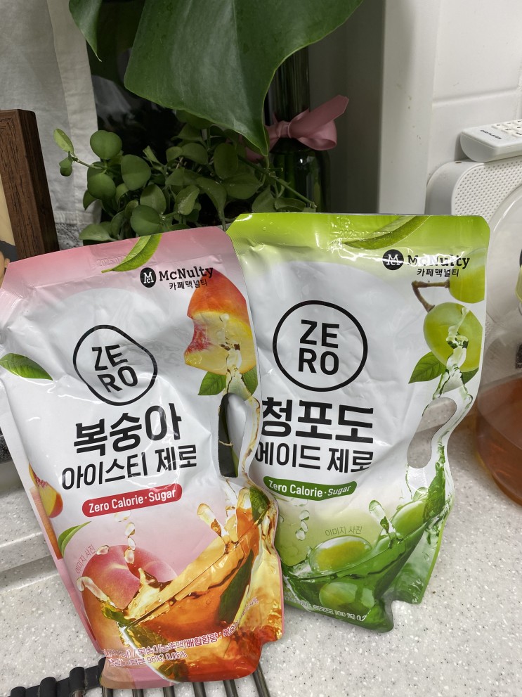 맥널티 1리터 복숭아 아이스티 제로, 청포도 에이드 제로 대용량으로 당충전 완료