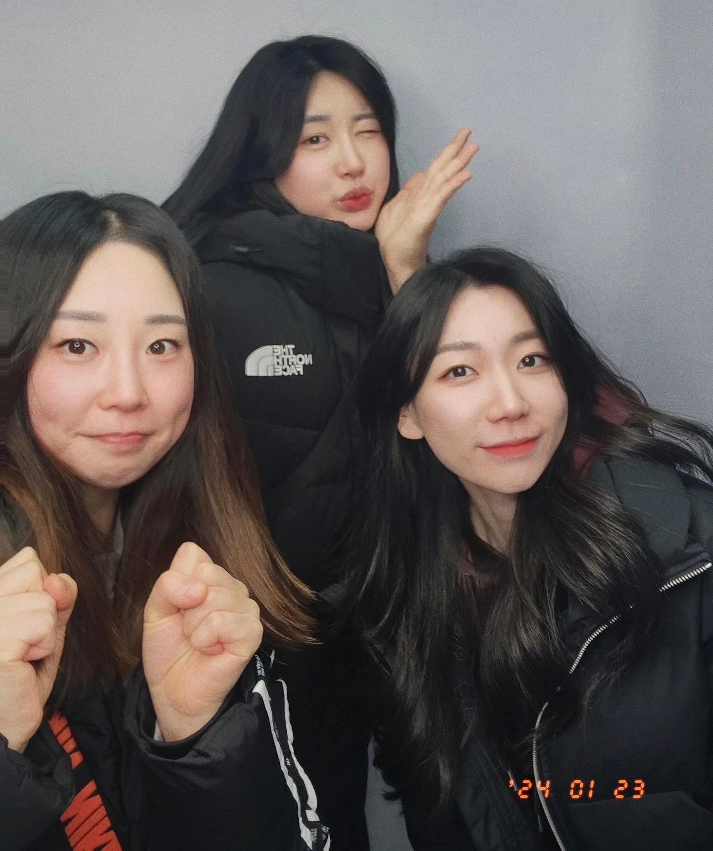 🫶
굳이 술을 안마셔도 재밌게 놀수있는 사이💕
정관까지 놀러와주서 너무 고마워

🚫가입문의 안받음🚫
동갑이라고 막 받는 곳 아님
대장은 나다!!
#미녀삼총사 #민어삼총사
