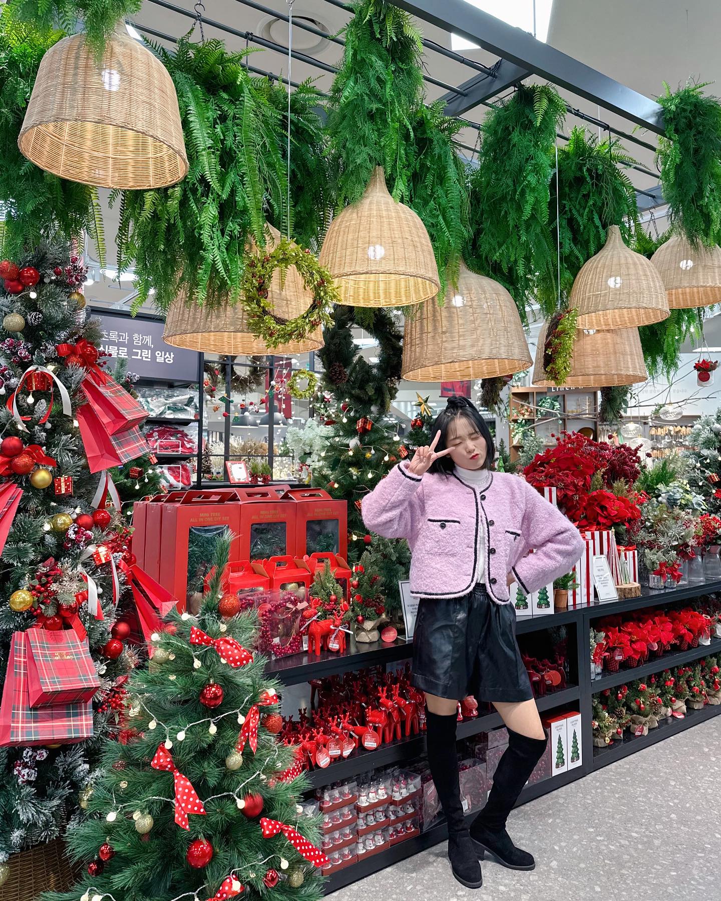 크리스마스 분위기! 너무 좋아용💕🎄

 #오프닝선샤인  #크리스마스 #룩북 #오늘의코디 #코디