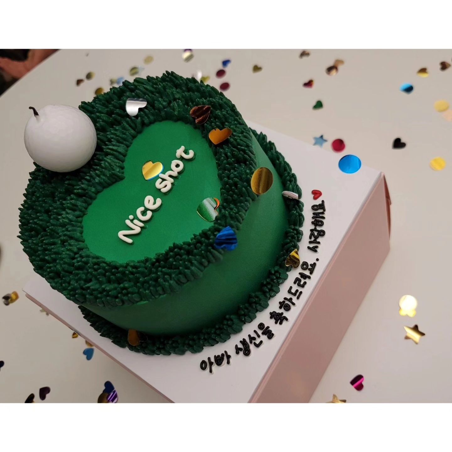 #순뚱이삼남매네 

우리집기둥♡
우리집가장♡
우리집대빵♡

민준민서민채아버님의 생신🎂 

민준이민서가 용돈모아 준비한 나이스샷~~케이크♡

내가준비한 볼마커,커스텀골프공♡

민채가 준비한 ...음...어...찐상부리긔?ㅋ

그렇게 3일간에 우리여보 생파가 진행되었다고한다^^;
.
.
.
#여보생일축하햄
#날씨요정김세진
#멋찜폭팔김세진
#나이스버디
#골프케이크
#커스텀골프공
#41번째생일
