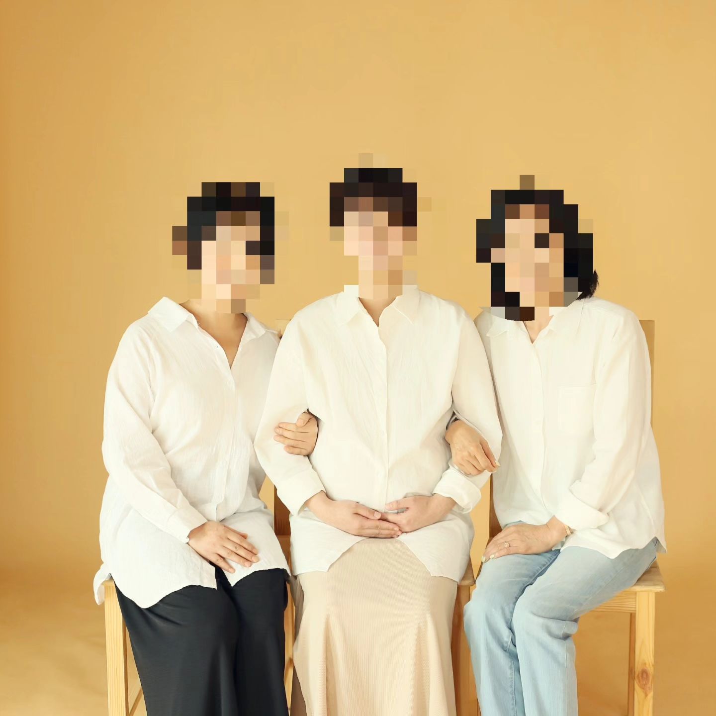따뜻하고 사랑스러운 느낌의 스튜디오 또마베베💛 특별한 추억을 만들고싶어 친정엄마와 시어머니와 만삭사진을 찍어보았어요 
조리원 사진과 신생아 사진도 기대가돼요
#또마베베스튜디오 #또마베베 #또마베베스튜디오부천점 #만삭사진 #만삭촬영 #신생아촬영 #조리원연계촬영 #백일촬영 #50일촬영