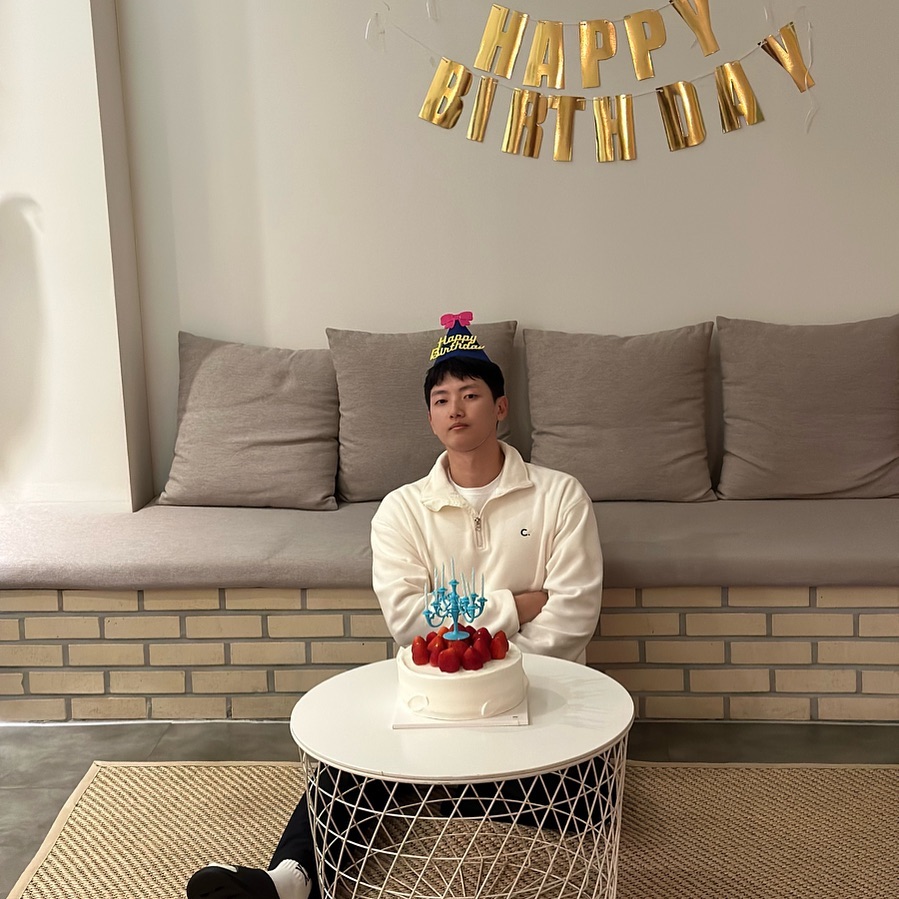 이틀전에 잔치공고올렸더니 10명된날