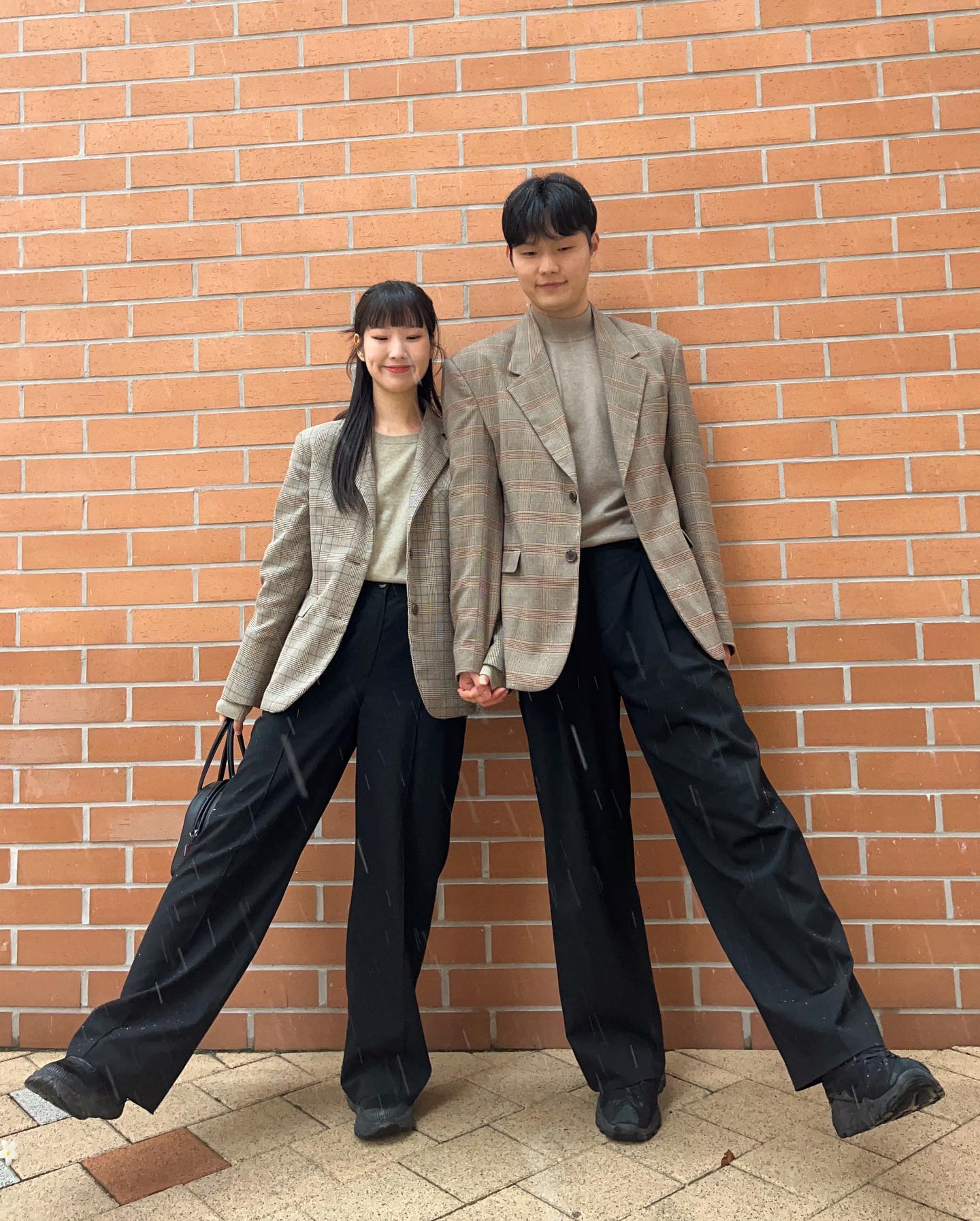 🐱

너희는 안식일을 거룩하게 지켜라. 이것은 주 너희의 하나님이 너희에게 명한 것이다. (신 5:12)

#자켓코디 #자켓 #체크자켓 #슬랙스코디 #커플자켓 #데이트룩 #비즈니스캐주얼 #출근룩