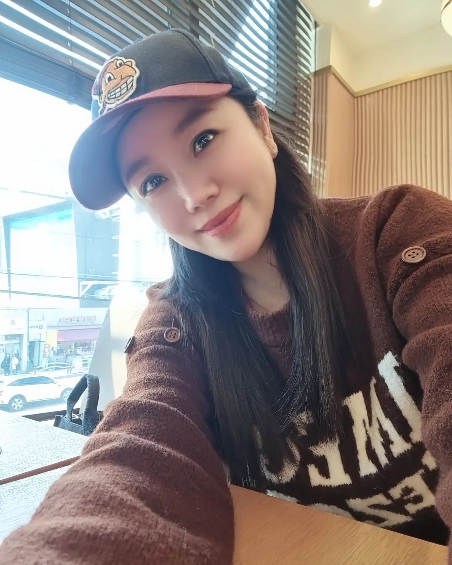 날 좋은 날🌞
동생이랑 데이뚜💕

명태조림 먹고,
상콤한 자몽주스🍊🧃

학원 끝나고, 
엄마 보고싶다고 온 율군🧏‍♂️

엄마는 쳐다도 안보고,
건우이모랑만 얘기하네🤣

#날좋은날 #동생이랑 #명태조림 #갠차나유
#소하동맛집 #자몽주스 #딸기쉐이크 
#수아빈 #소하동카페 #베프이모 #수다타임