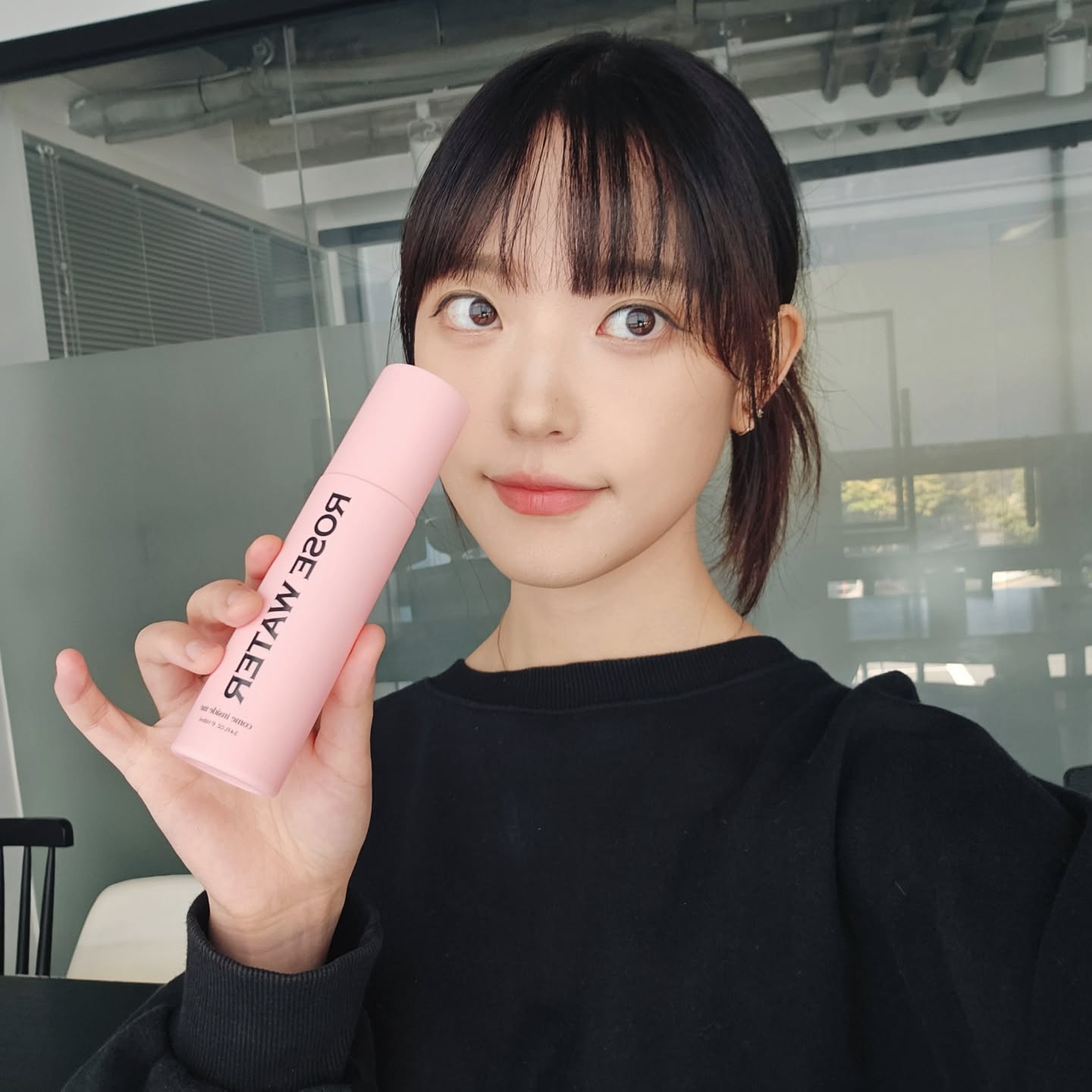오랜만에 욕심나서 받은 협찬!
컴인사이드미에서 바디미스트 받았습니다ㅎㅎ
개인적으로 향은 정말 좋으나 조금 진해서 공중에 뿌리고 슥-지나가는 정도가 은은하니 좋더라구요ㅎㅎ

좋은 제품 협찬 감사합니다👍

#컴인사이드미 #컴인사이드미바디미스트 #컴인사이드미퍼퓸바디미스트 #퍼퓸바디미스트 
#바디미스트 #comeinisdeme #멀티퍼퓸 #퍼퓸멀티퍼퓸 #바디미스트추천
