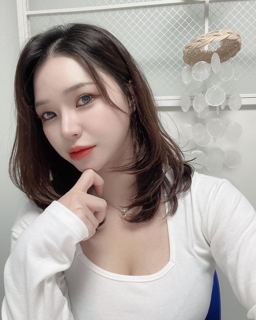 쥬니월드 on Instagram: "#광고 퓨리티샤인 토프브라운 시어그레이 모브초코 셀피렌즈 , 애착렌즈 , 인형렌즈 특별한 날에 끼는 렌즈 훌라도 없고 편해👍❤️ #오로라렌즈#써클렌즈#