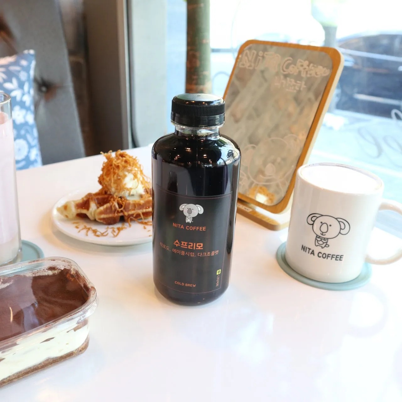nitacoffee2022
니타커피 복현동카페 
커피와 디저트 맛있는곳 😀 
햇살이 좋은곳🌞 

#니타커피 #대구카페
#산격동카페 #유통단지카페
#코스트코 #코스트코카페
#대구맛집 #대구데이트
#커피맛집 #대구카페추천
#대구엑스코카페 #맛스타그램