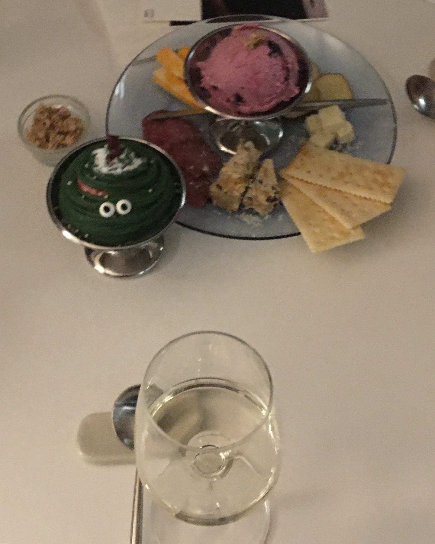 다음엔 프레고클럽 간다 진짜 !!!! 평일에 간다 !!!!
성수 삽다리곱창 -> 야채곱창 진짜 맛있다 야곱 제대로 처음 먹어봄
걍 보이는 데 들어갔는데 맛집 개꿀 줌마들 모임 넘 웃기go