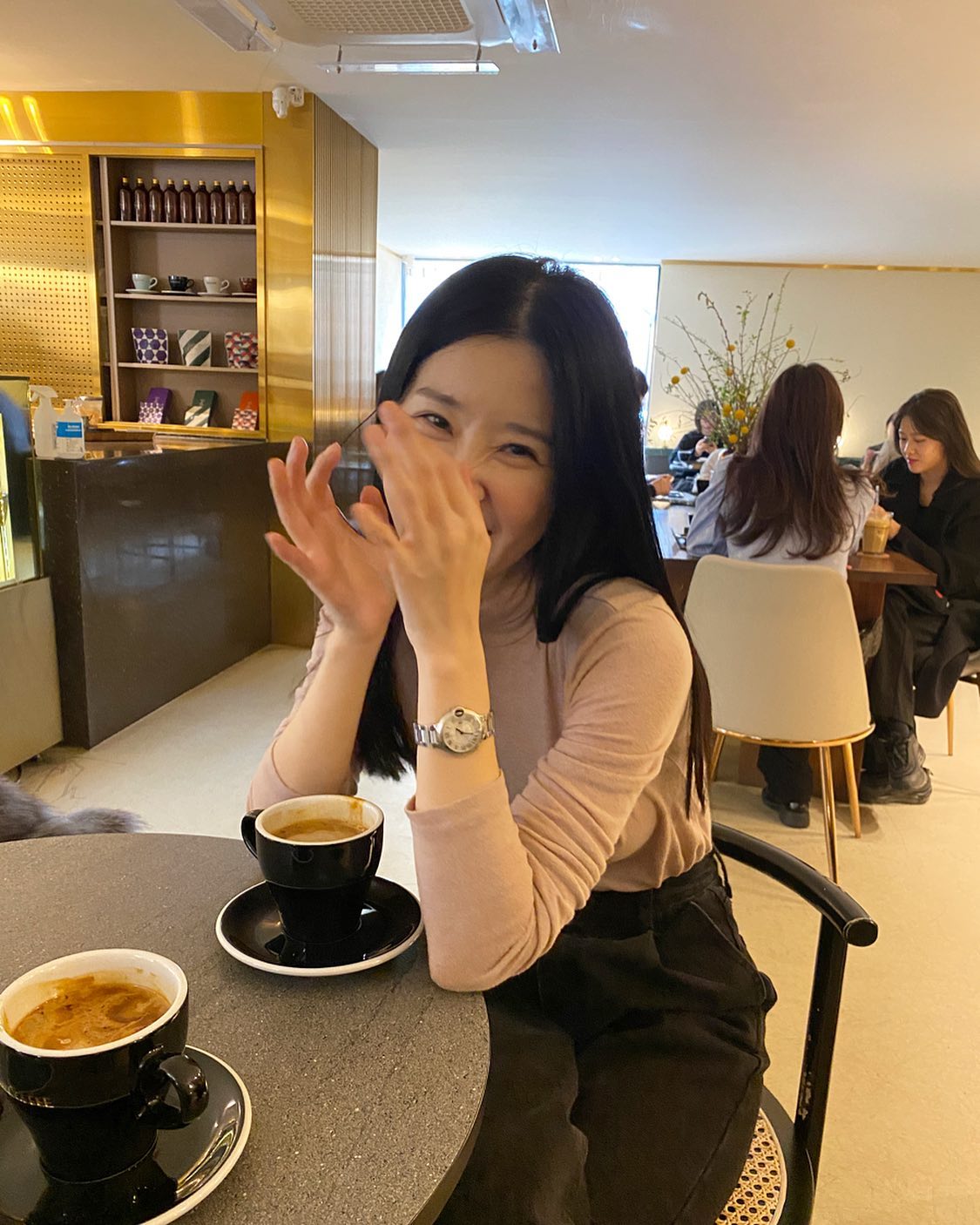 -
yoongarden_  이랑 가로수길 나들이 👧🏻👧🏻