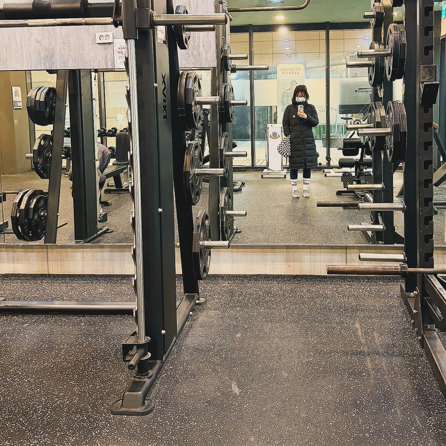 기구도 블랙
운동복 패딩도 블랙
오늘 땀 홍수💦🥵
이번주도 얼마 안 남았네
열심히 하자💪🏻
-
- 
-
-
- 
#오랜만에운동피드
#주5일운동은꾸준히 
#오운완_목요일
#운동하는엄마 #헬린이
#줌바인 #오늘도열심히살자