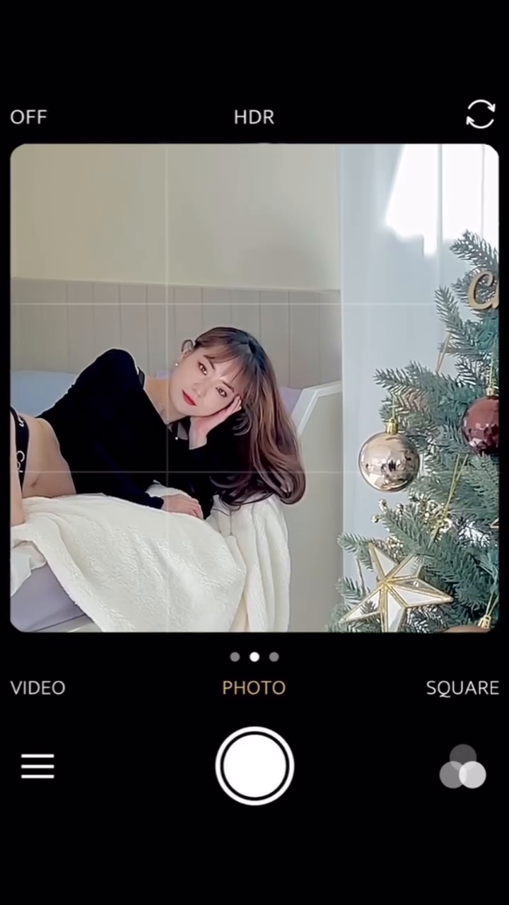❄️5만원으로 바디프로필 찍은 썰☃️

스튜디오 3시간 (1시간 서비스 포함) 
끝. 

사실 #바디프로필 하면 준비할 것들이 굉장히 많은데요
단체 바프를 준비했다가 파토가 나는바람에 급히 구하게 되었는데
’오히려좋아‘ 케이스예요😂 

물론 장단점은 존재합니다!
✅ 일반 업체❌ 작가님 섭외함⭕️
상호간 무페이로 작업 ㄱㄱ

- 그룹pt 협찬진행 주3-4회
- 요가 기존 회원권 사용 주 4-5회
- 개인pt 2회 (블로그 협찬)
- 기구필라테스 4회 (블로그 협찬)
- 브라질리언 왁싱 (블로그 협찬)
- 개인 셀프 제모
- 셀프 메이크업 

✔️ 준비 기간: 10월 부터 슬슬 준비 (빡세게 안 함)
👉🏻 장점: 비용을 기하급수적으로 낮출 수 있음
- 업체 예약은 보통 한 달-세 달 전, 비용은 30-50
- 헤어&메이크업 10-20 (천차만별) 

👉🏻 단점: 모든 것들을 직접 찾아보고 챙겨야 함
작가님 구인 / 스튜디오 서치 / 의상 체크 / 포즈 체크 등등
자본주의의 특성상 돈을 들이면 몸과 마음이 편함🤑

👉🏻 결과적으로 최종본 확인 전이지만
너무 만족스러운 경험이었습니다🔥
참고로 블로그 방문자 수 상관❌ (오늘 기준 20명도 안 옴)

색다른 정보과 사진&영상 꿀팁이 더 보고싶다면
a_el_record 팔로우하고 소통해 보아요💗