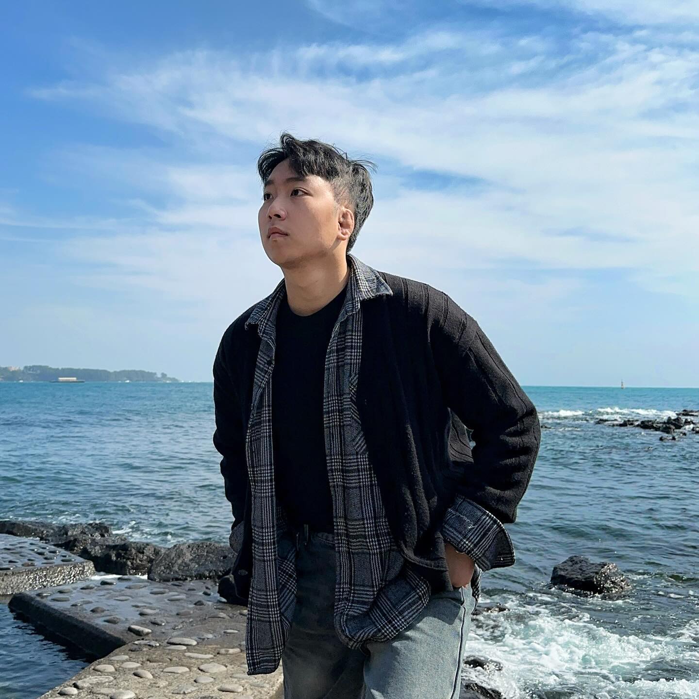 나홀로 JEJU🏔️ 2일차 
.
.
.
.
#아이폰카메라 #바다 #제주바다 #산책 #ootd #제주도 #제주도여행 #나홀로여행 #혼자여행 #파란색 #패션 #🌊 #💙 #trip #movie #movies #jeju #jejuisland #혼자제주도 #onlyme #숨은명소 #비밀장소 #비밀장소발견