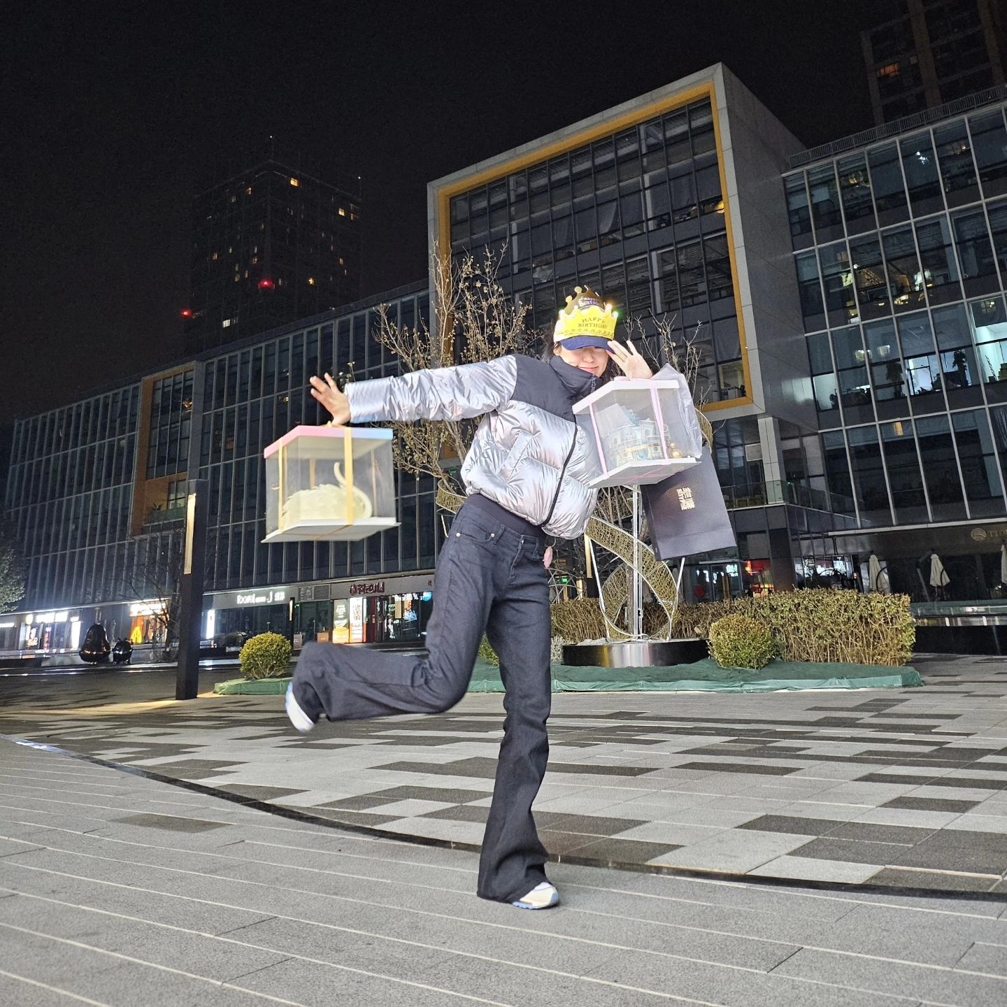 우당탕탕 중국에서 맞이한 마이 벌쑤데이.
한국 중국 친구들 모두 연락죠서 나 헌뚜오 갬동받음
全部 谢谢。다들 랍뷰 🫶