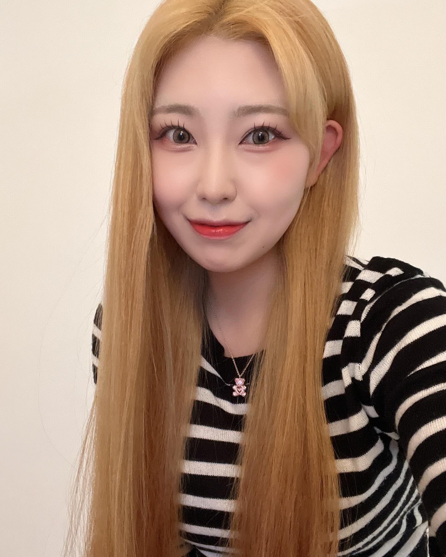 탈색 욕심은 끝이없고 ..