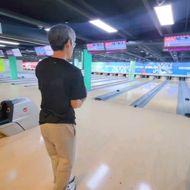 동그볼에서 열리는 HC컵 준비🎳

요즘 볼링 잘되서 좋다👍

treeyang119 영상감사합니다!

사용구 - 햄머퍼플 14p 퍼플핀

#볼링 #볼링장 #볼링공 #볼티
#bowl #bowler #bowling #thb🎳 
#twohanded #fyp #f4f
#mk트레이딩 #hammer #HC컵
#투핸드볼러 #소통 #취미 #선팔 #맞팔