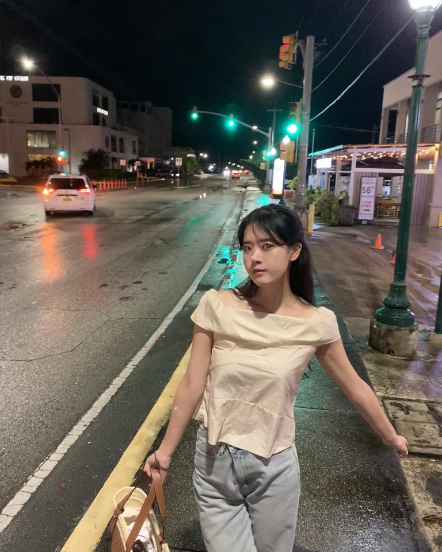 비맞기 직전 … 이때 아이러브 사이판 안갔으면 갓파더스바 갈 수 있었는데 .. 쩝 … 비만 갑자기 안왔어도 .. (주절 주절) ..