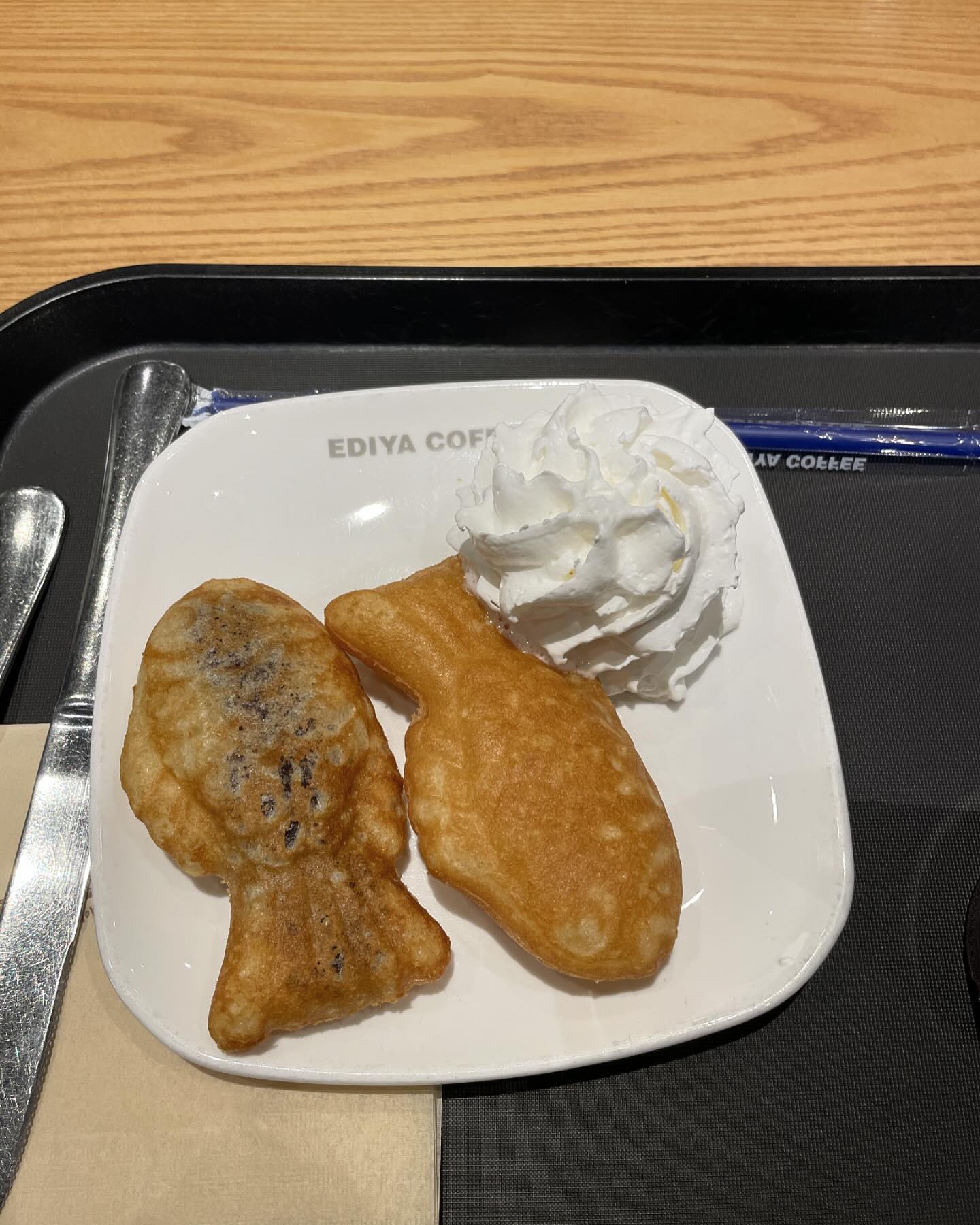 붕어빵에 휘핑크림 추기요