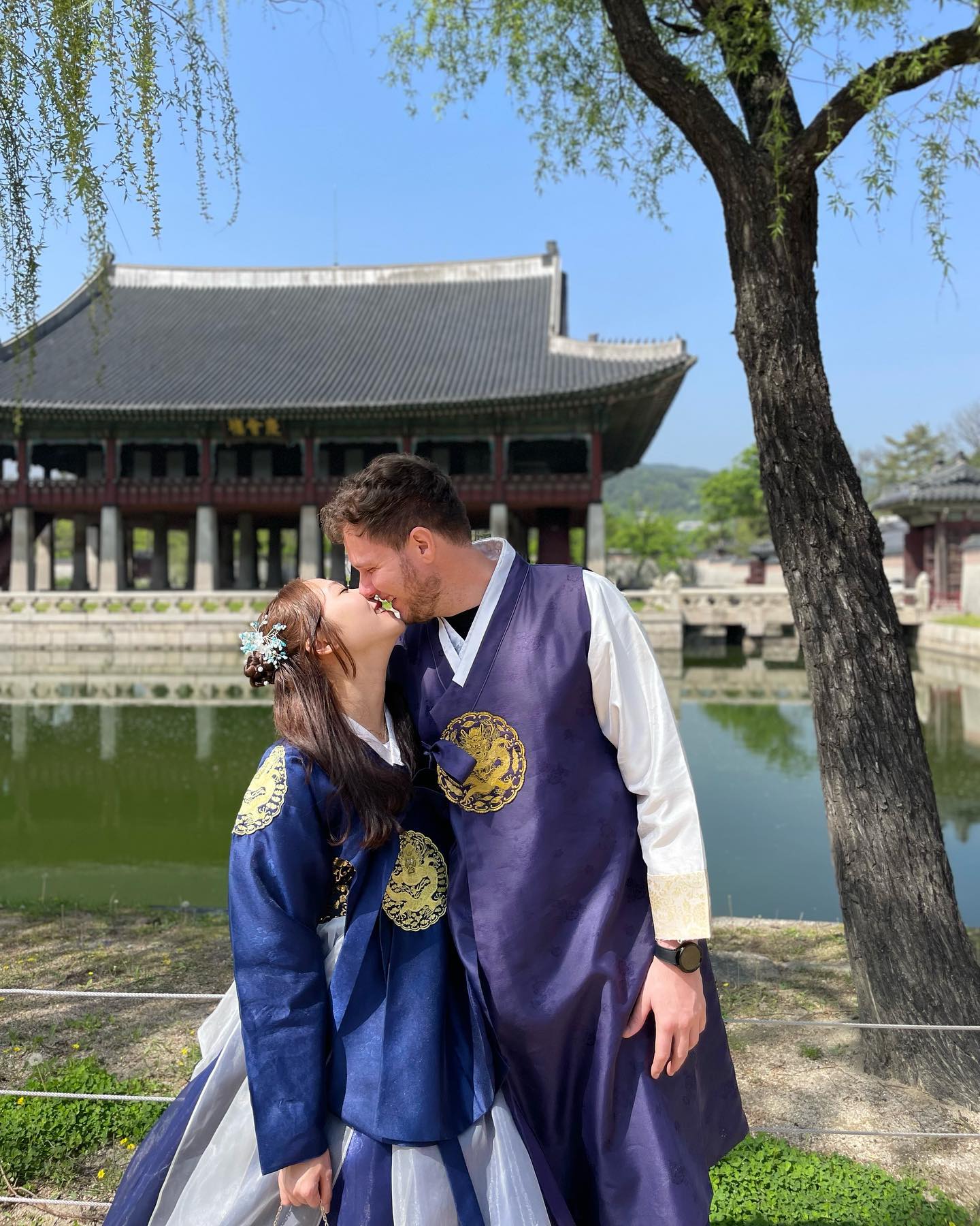 Day 4 🇰🇷

경복궁

Ps. 한복이 이렇게 잘 어울리다니🫢 결혼해야겠다