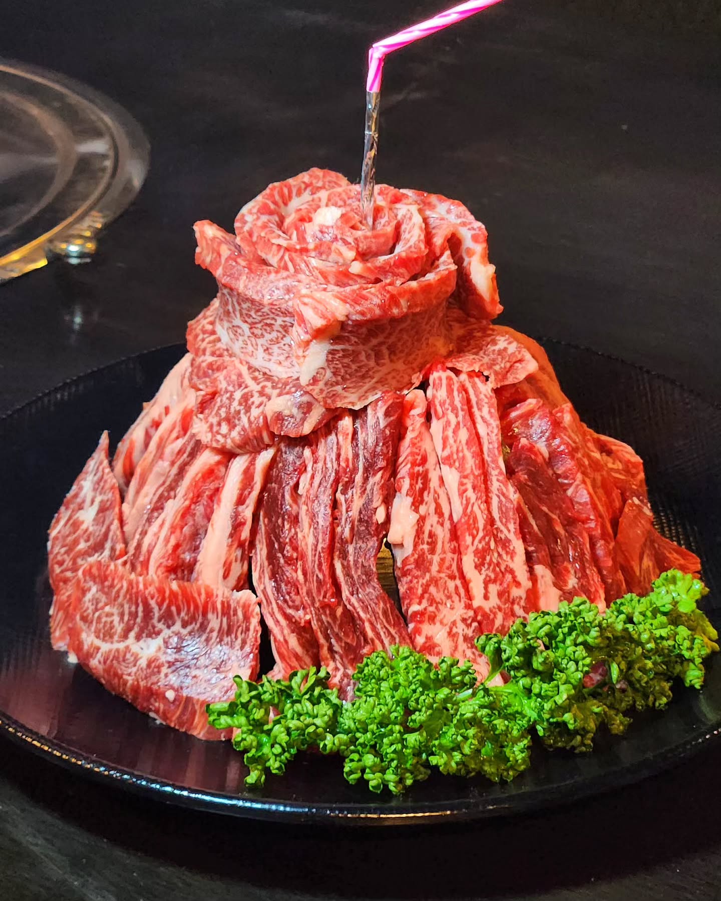 광고

가족 외식이나 기념일 장소로 딱 좋은 곳 찾았어요!
양산 한우클라쓰, 이름부터 남다른 이곳

여기 매장이 엄청 커서 250평이라 쾌적함 100%✨
놀이방도 따로 있어서 아이들 데리고 가도 걱정 없어요!
저희 아이도 놀이방에서 노느라 정신 없더라구요ㅋㅋ
덕분에 저희는 고기 구워먹으며 오랜만에 여유가득

고기는 무조건 미경산 한우 추천!
숯불에서 지글지글 굽자마자 향이 솔솔~
육즙이 팡팡 터지면서 입안에서 녹는 맛... 예술😋

생일, 기념일엔 소고기 케이크까지 주문 가능!🎂
한우로 만든 케이크라니, 감동적✨
기념일에 가족이나 연인과 함께하면 분위기 최고일 듯!

주차도 넉넉하고, 가격도 부담 없어서 강추합니다👍
다음번엔 기념일 맞춰 또 가려구요!

hanwooclass_yangsan

#양산맛집추천 #놀이방맛집 #소고기케이크맛집 #한우맛집 #가족외식 #양산핫플 #한우클라쓰