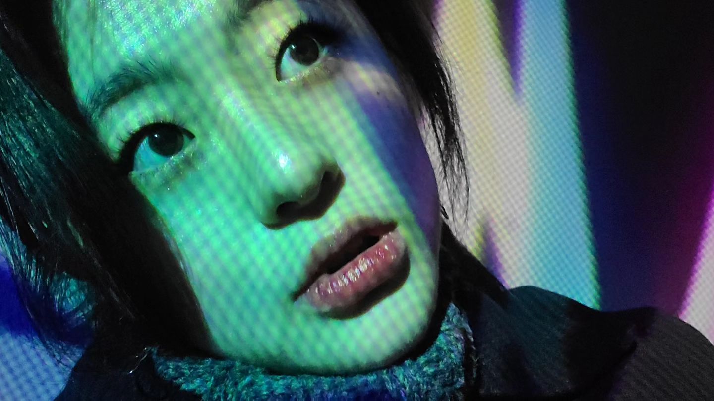 #협찬 
[ 올리오 - 속눈썹 싱글키트_볼루미너스 & 트위저 ]
속쌍분들이나 저처럼 무쌍분들의 속눈썹을 올리오~~
무쌍이라 눈꺼풀이 다잡아먹어 속눈썹 연장해도 티내기 어렵더라구요🤣
평소에는 그냥다니다가도 특별한날 꾸미고 싶을때!
요 올리오의 속눈썹 키트로 간편하게 🤗

❤️특징❤️

노글루로 안전하게 속눈썹 연장가능!
포스트잇을 붙이듯 🐻 손들도 쉽고 빠르게 원터치 속눈썹!

4가지 스타일 (내추럴, 위스피, 스파이키, 볼루미너스) 때에따라 골라서 사용가능 
동일 스타일도 길이와 굵기가 나뉘어져 있어 눈매에 따라 선택하여 연출
저는 볼루미너스로 화려한스타일사용해보았는데 눈떠도 확실한 길이감과 풍성함이 돋보이더라구요~

#ollio #올리오 #올리오속눈썹 #노글루속눈썹 #노글루올리오 #올리오싱글키트 #속눈썹추천 #코덕 #뷰스타그램 #아이돌속눈썹 #가닥속눈썹 #아이메이크업