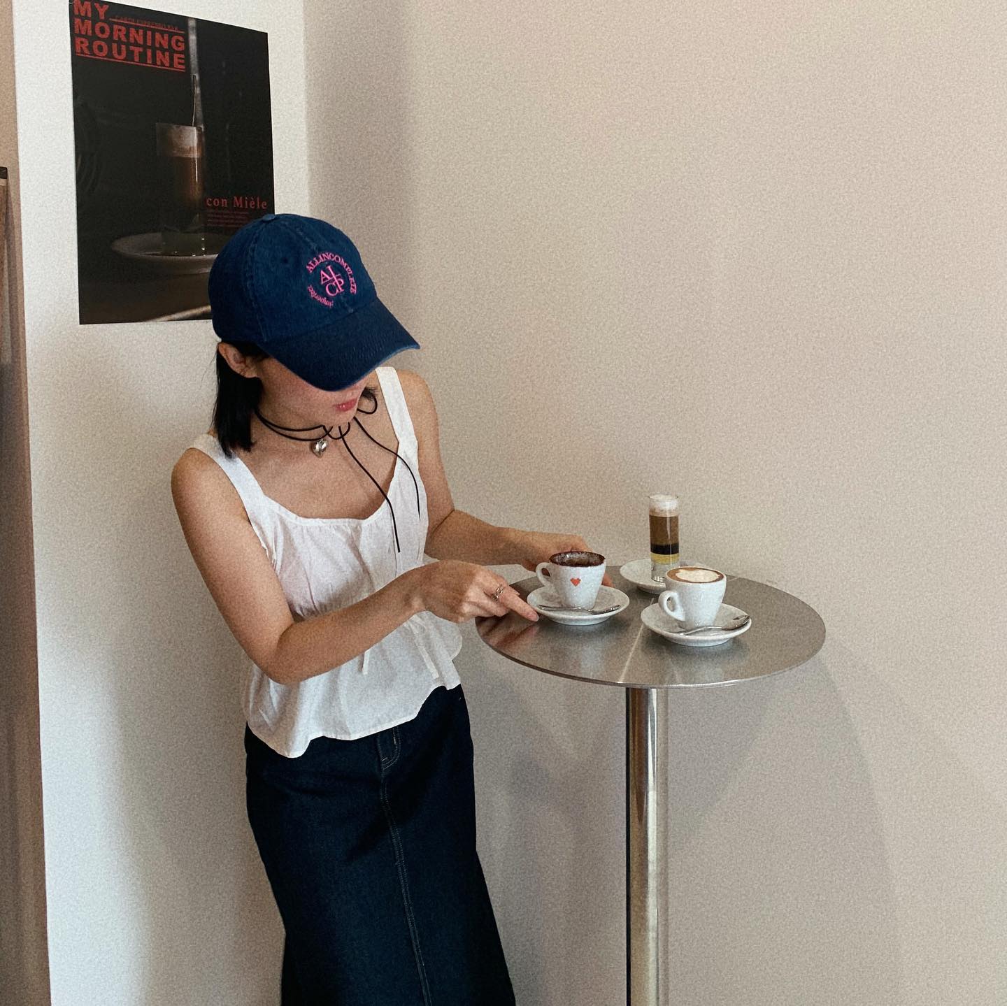 주말만 되면... 출근할 때 못 입는 옷 꺼내드는 거 나만 그래...?😵💙
⠀
그나저나 올인컴플리트 볼캡 못 참고 또 구매완💸 휘뚜루마뚜루 코디하기도 좋고 색감 예뻐서 더 조아요🫶 allincomplete.official

에스프레소바는 새로 오픈한 곳인데요~ 부천러들 꼭 가보기! 커피 한 잔도 제대로 못 마시는 동생도 맛있다고 엄청 마심🖤 cardi.espresso.bar