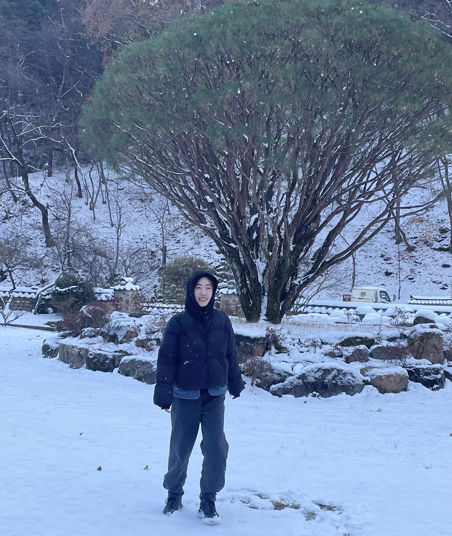 첫 눈도 보고❄️ 좋은 분들도 만나고👩‍👩‍👧〰️ 행복했따❕

hanmisuk3813 늘 행복하셔야 해요🫂💘