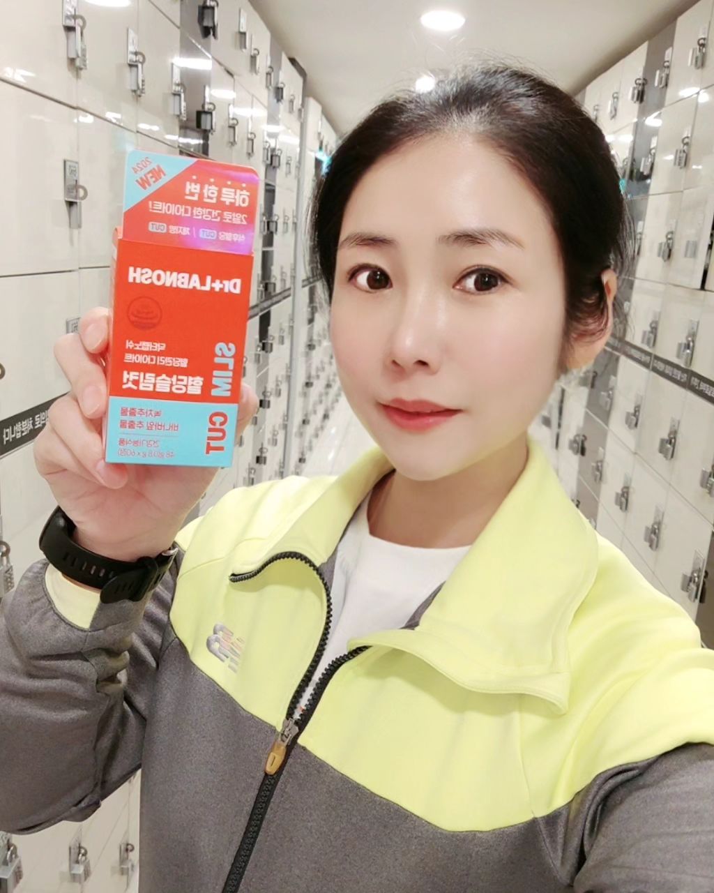 #협찬 #광고 #닥터랩노쉬 #혈당관리다이어트 #혈당슬림컷

체지방과 혈당, 2중기능성을 한 알에 담은
#닥터랩노쉬 '혈당관리 다이어트 혈당슬림컷'

❤️ 녹차추출물 카테킨으로 체지방 CUT!
💛 바나바잎추출물 코로솔산으로 혈당 CUT!

체지방 감소 도움을 주는 #녹차추출물
식후 혈당 상승을 억제해주는 #바나바잎추출물
카테킨 원료 자체의 붉은색 원료 그대로를 담은
무색소 이중정으로 제조되어 더욱 건강하게 섭취할 수 있어요!👏

식사를 챙기며 하기 힘든 다이어트!!
운동을 하며 관리 하고 있지만 식단관리가 되지 않아
스트레스 받고 포기해 버리는데요😰

식단관리 할때도!
주말 치팅으로 고칼로리 음식을 먹을때도!
혈당➕체지방 더블컷팅이가능한 혈당슬림컷으로
꾸준리 관리 해보려고요!

또 식후에 식곤증으로 너무 무기력 했는데
꾸준히 섭취 해 혈당을 관리할 수 있는
혈당슬림컷은 휴대성도 좋고, 섭취도 간편해서
언제 어디서나 챙길 수 있어 너무 좋네요✨

하루 한번, 2알로
혈당➕체지방 더블컷팅이 가능한
간편한 2중기능성 건강기능식품 '닥터랩노쉬 혈당슬림컷' 과
건강한 다이어트 추천드려요🤗

📌 불만족시 100% 환불보장.
 

#다이어트보조제 #다이어트추천 #체지방혈당 #식후혈당 #체지방관리 #2중기능성 #닥터랩노쉬후기 #카테킨다이어트 #식후애착템 dr_labnosh #혈당관리 #혈당 #혈당영양제 #혈당관리템 #혈당케어 #바나바 #영양제 #건강관리 #건기식 #건강기능식품 #건강식품 #약먹방 #이너뷰티
* 위 내용 및 태크 복붙 하지 마세요 🔥