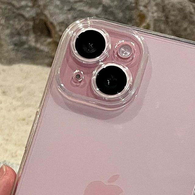 뿌린🇰🇷 on Instagram: "#광고 아이폰15 케이스 추천! 어반스티치 네버다이에어 0.8mm 두께라서 가볍고 핏한게 젤 맘에 든당 카툭튀인거 신경 안 써도 되는 풀커버형 디자인 핸드폰 잘 떨구는데