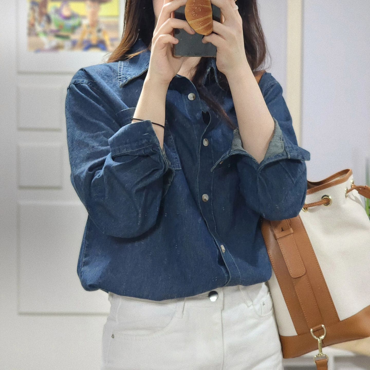 청자켓 살까하다 청남방 사길 잘했다는 사진
이렇게 금방 더워질줄은...이제 봄옷 안살래😂
.
.
#602데일리룩 #602dailylook
#봄데일리룩 #봄코디 #청남방코디 #청남방 #데님셔츠 #데일리룩 #ootd #옷스타그램