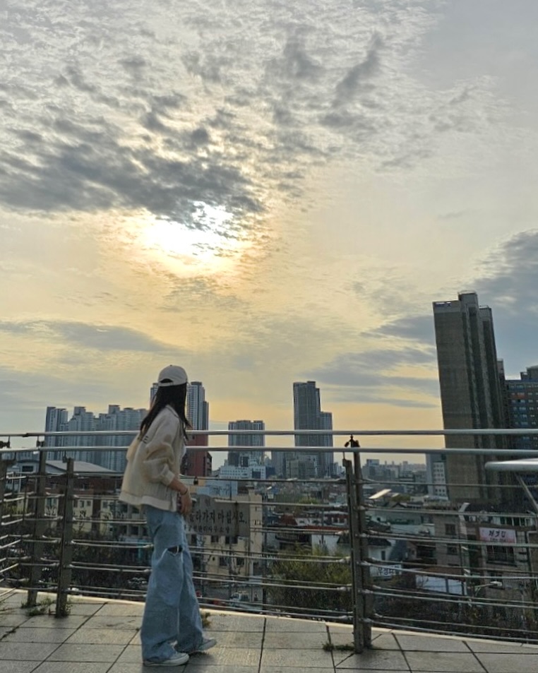다들 벚꽃 올릴때 하늘 올리는 사람 나요
