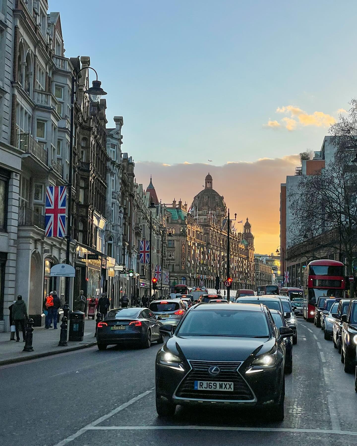 ℒℴ𝓃𝒹ℴ𝓃♡꙳