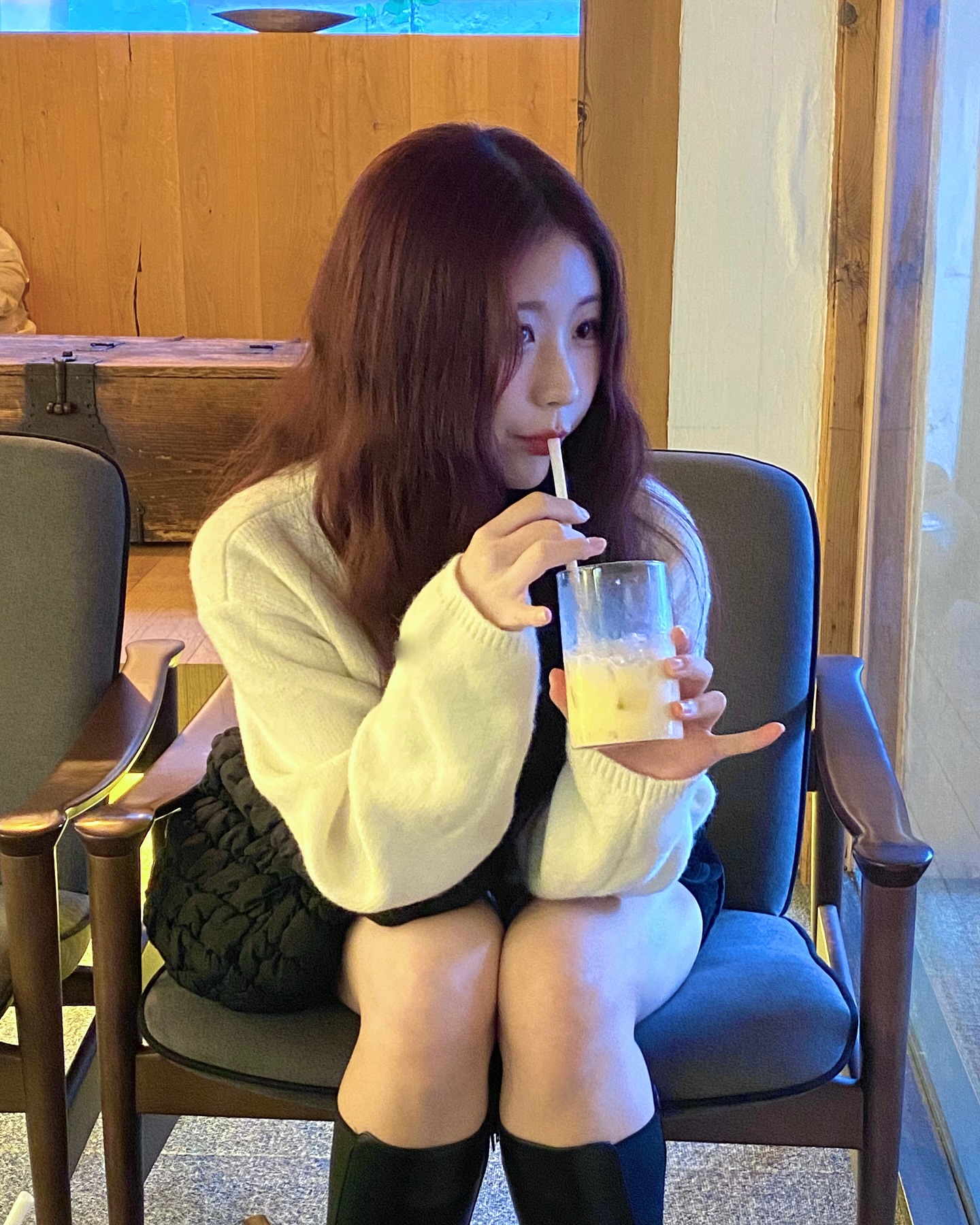 손가락은 원래,,🍀
#경복궁카페 #호아드카페