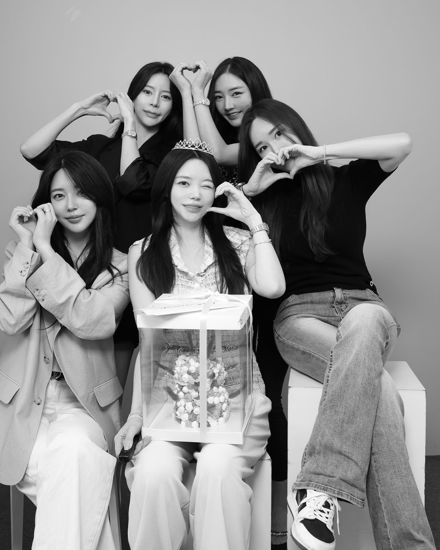 전국 방방곡곡 흩어져 있어도 매년 생일은 꼭 함께 보내는 사랑하눈 내 친구들이랑 김뽀돌이 생일 🎂🤍 

#술찌 #소주한병으로제사지내기 #남들이보면인당한병이상먹은텐션 #알고보면한잔먹으면일단취함 #구래도사랑해 ㅋㅋㅋㅋㅋㅋㅋㅋㅋㅋㅋㅋㅋㅋ ʕ¨̮ʔ ᯓᡣ𐭩