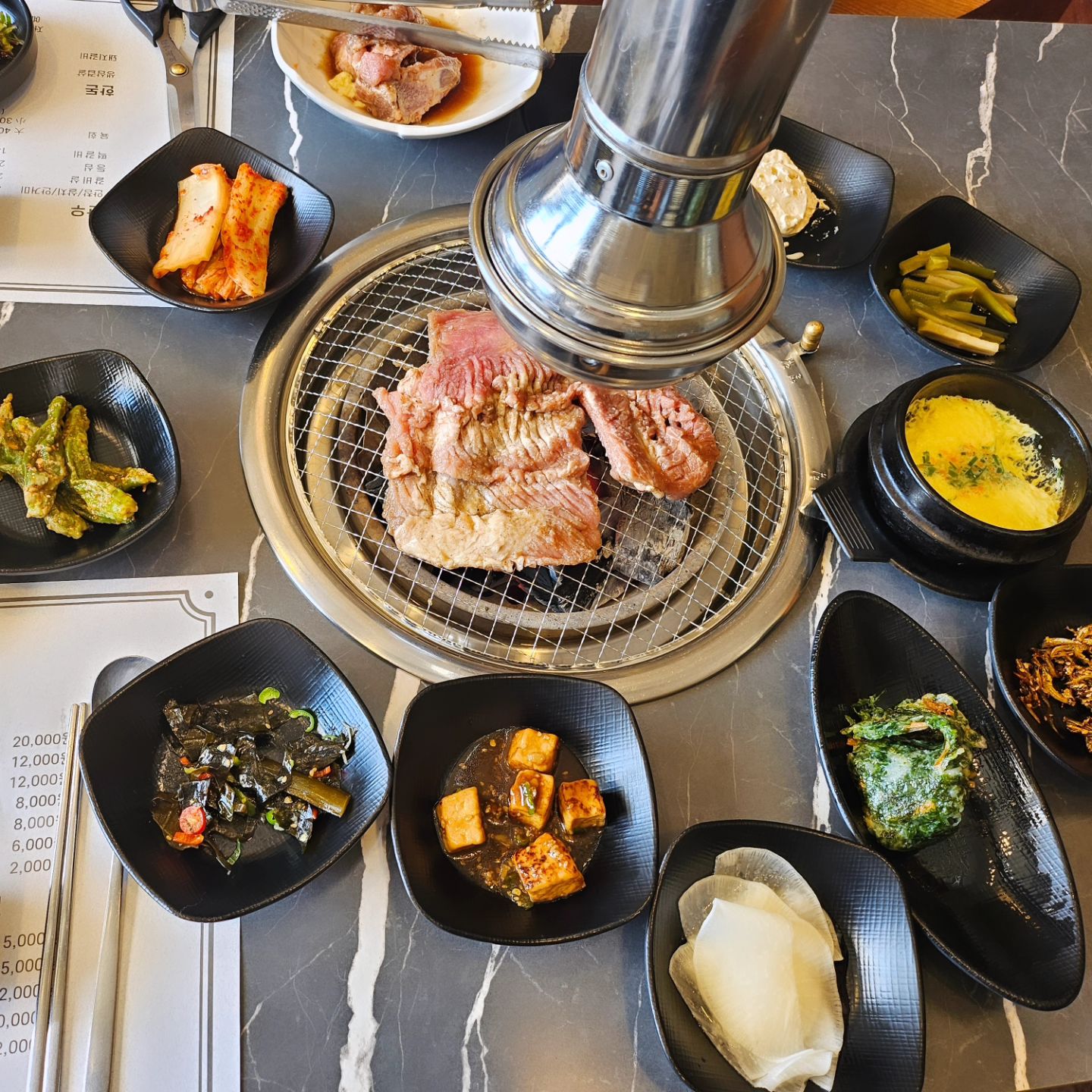 울주군 부근 검색으로 가서 성공한 울산 울주군 온양 고기집^^
올만에 돼지갈비로 포만감 만땅~ㅋ
단짠 조화로움과 깔끔한 밑반찬👍
가성비 좋았던 고기집.

개별룸이 있어서 편안하게 플렉스~~😅😆

#울산울주군맛집 
#울산고기집
#남창고기집
#소소한일상 
#소소한행복 
#한식러버
#떡갈비정식
#돼지갈비맛집 
#내돈내산
#송하정